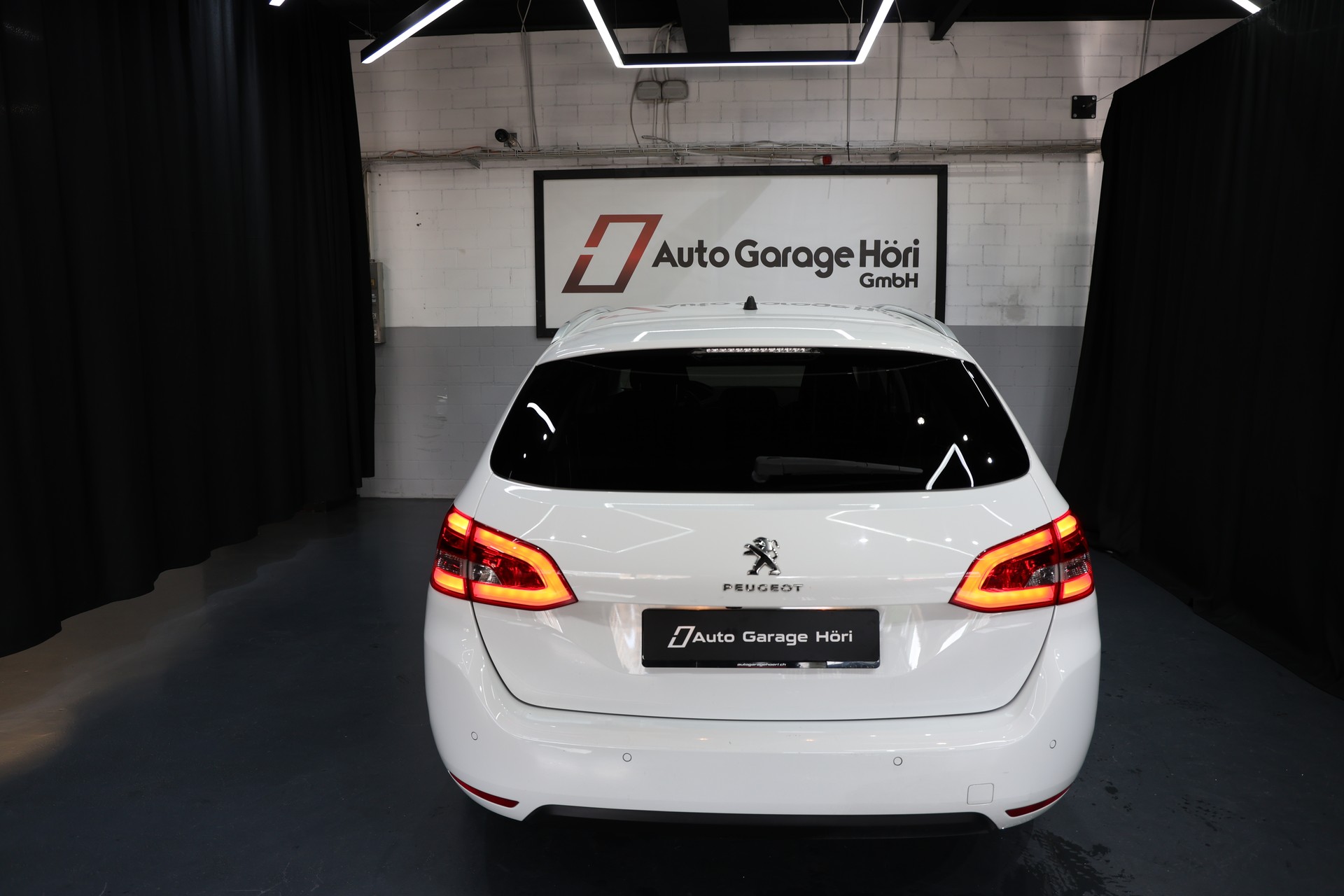 PEUGEOT 308 SW 1.5 BlueHDI Allure EAT8-image-11