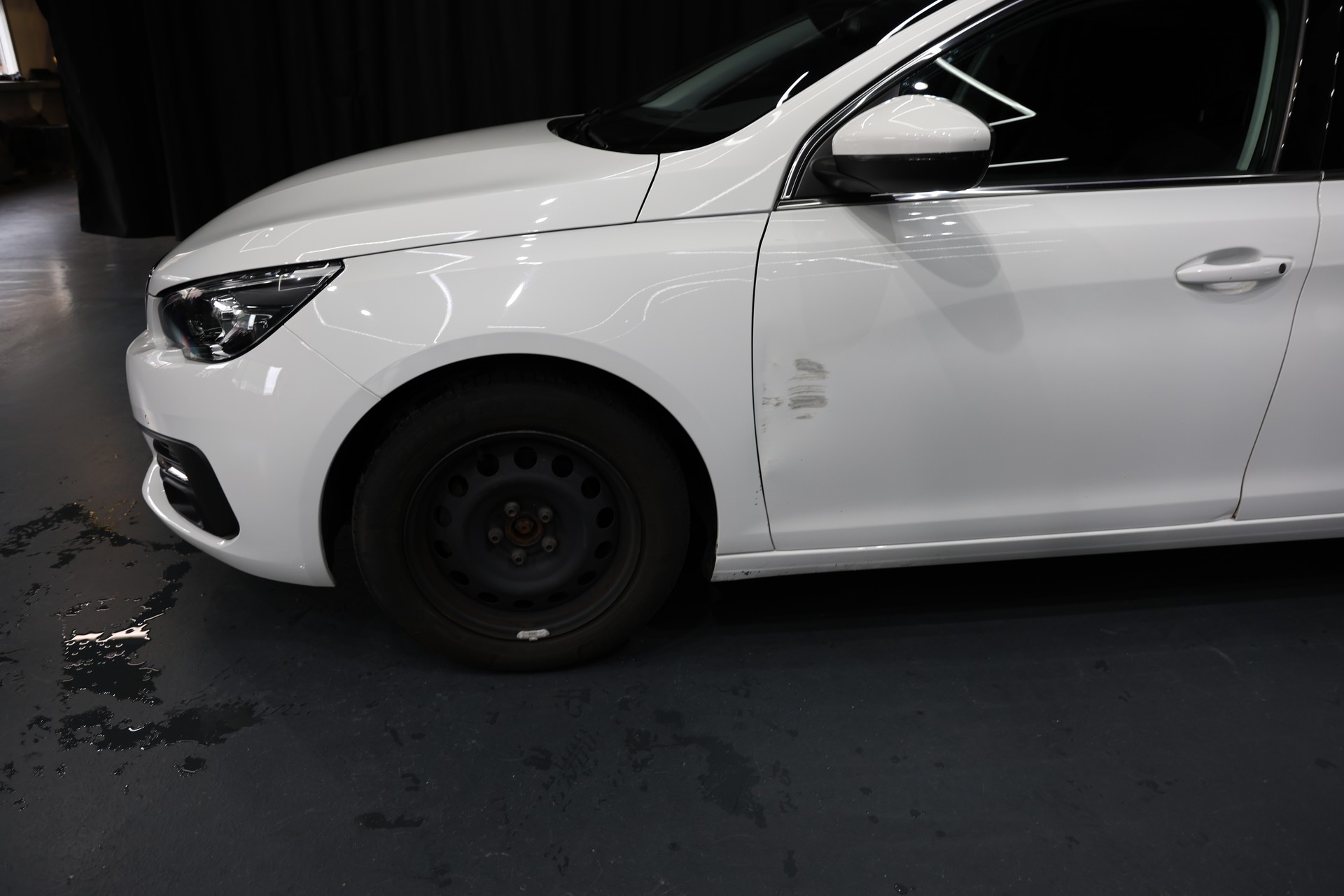 PEUGEOT 308 SW 1.5 BlueHDI Allure EAT8-image-1