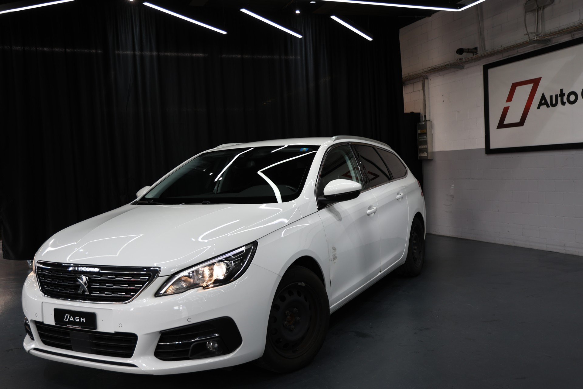 PEUGEOT 308 SW 1.5 BlueHDI Allure EAT8-image-6