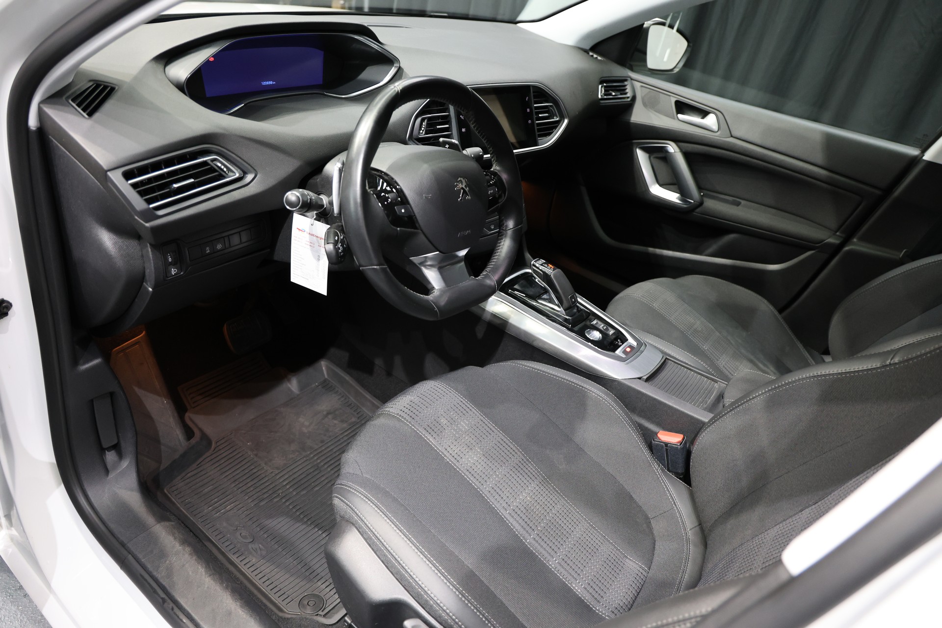 PEUGEOT 308 SW 1.5 BlueHDI Allure EAT8-image-2