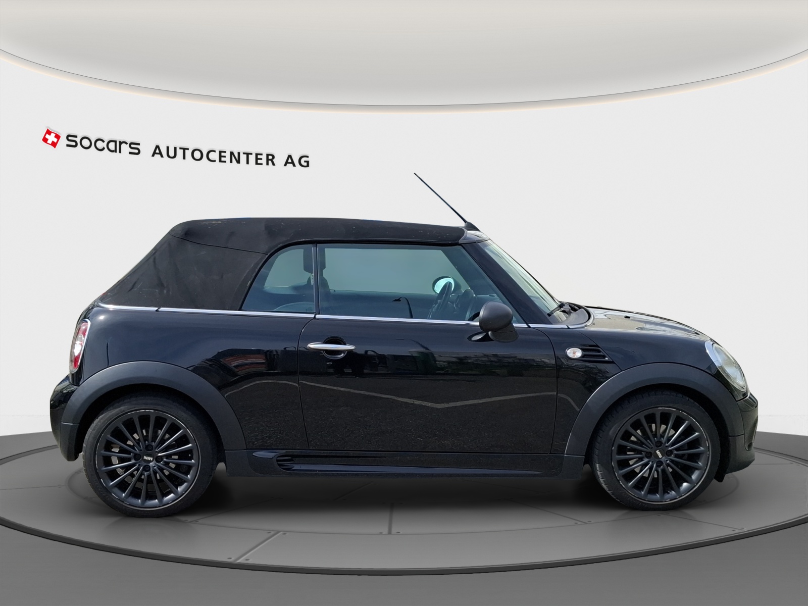 MINI One Cabriolet-image-6
