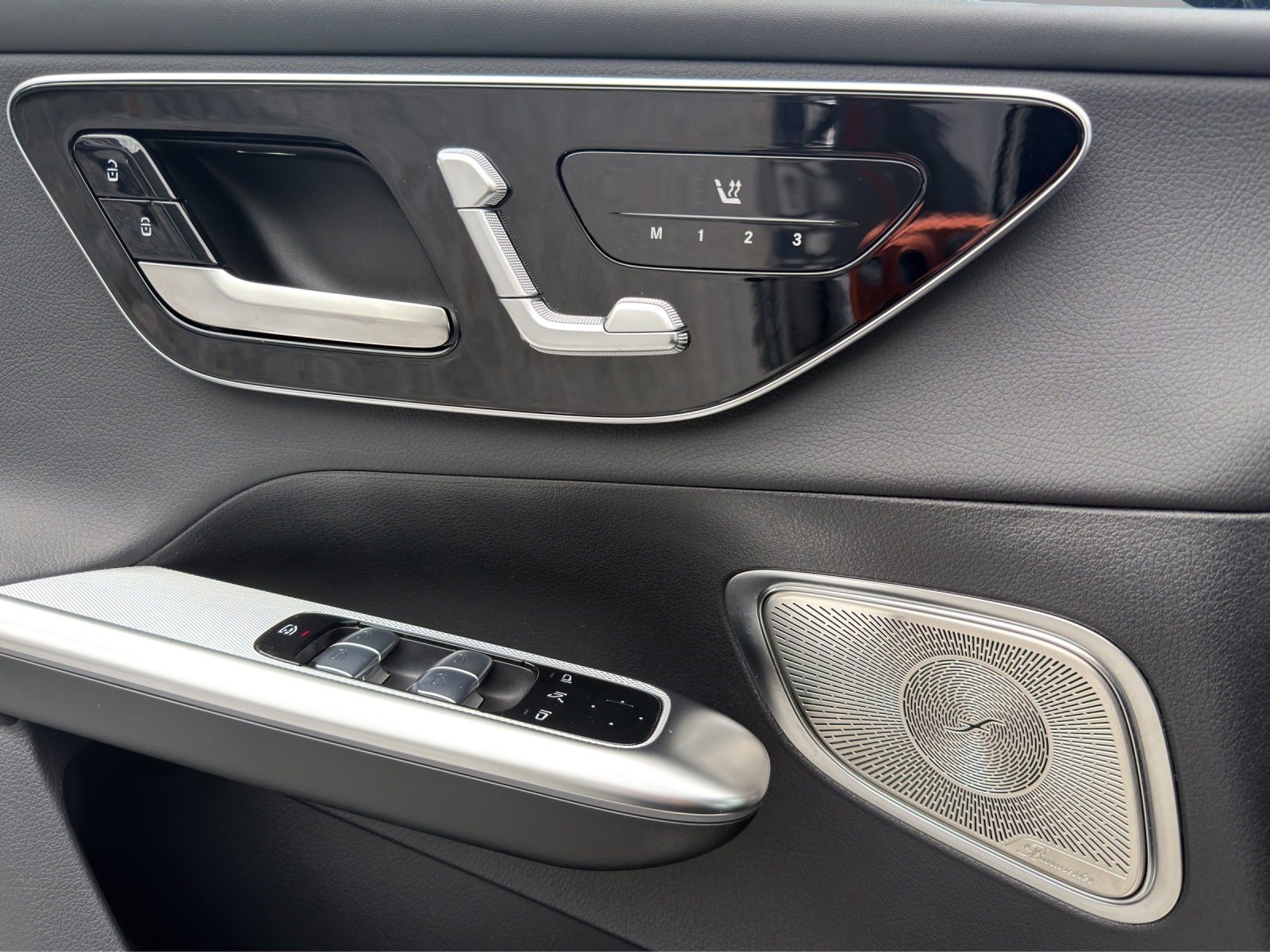 MERCEDES-BENZ GLC 300 e 4Matic 9G-Tronic-image-11