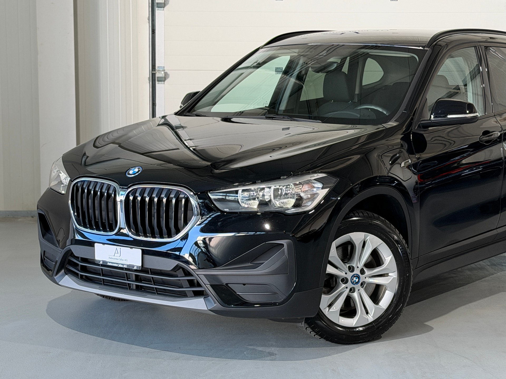 BMW X1 xDrive 25e Steptronic (CH)-image-1