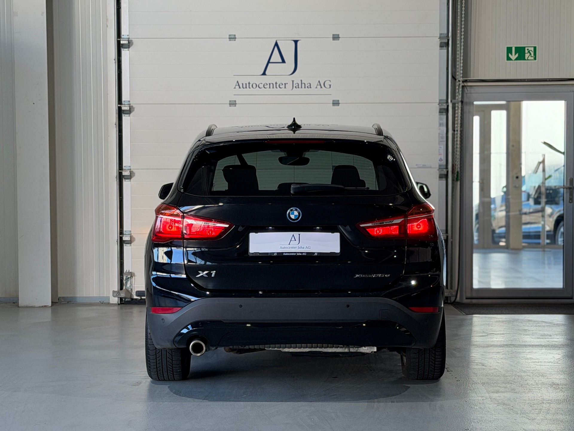 BMW X1 xDrive 25e Steptronic (CH)-image-12