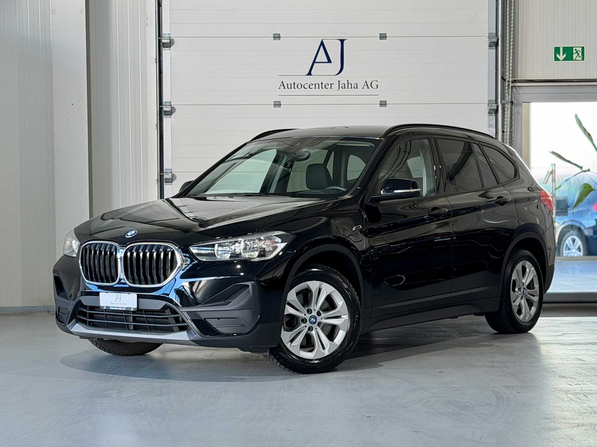 BMW X1 xDrive 25e Steptronic (CH)-image-0