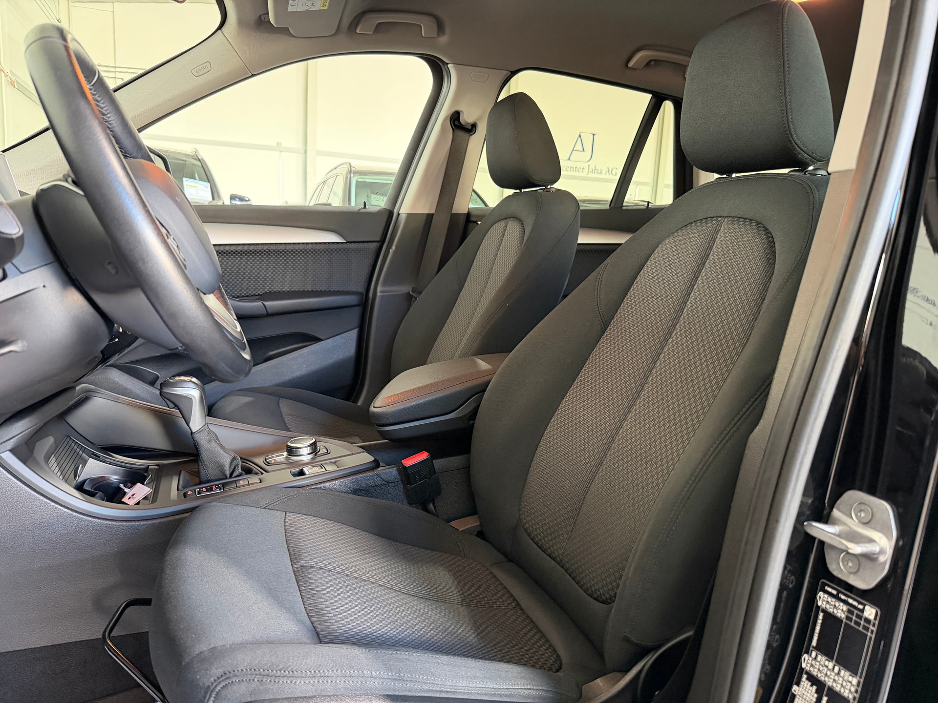 BMW X1 xDrive 25e Steptronic (CH)-image-9