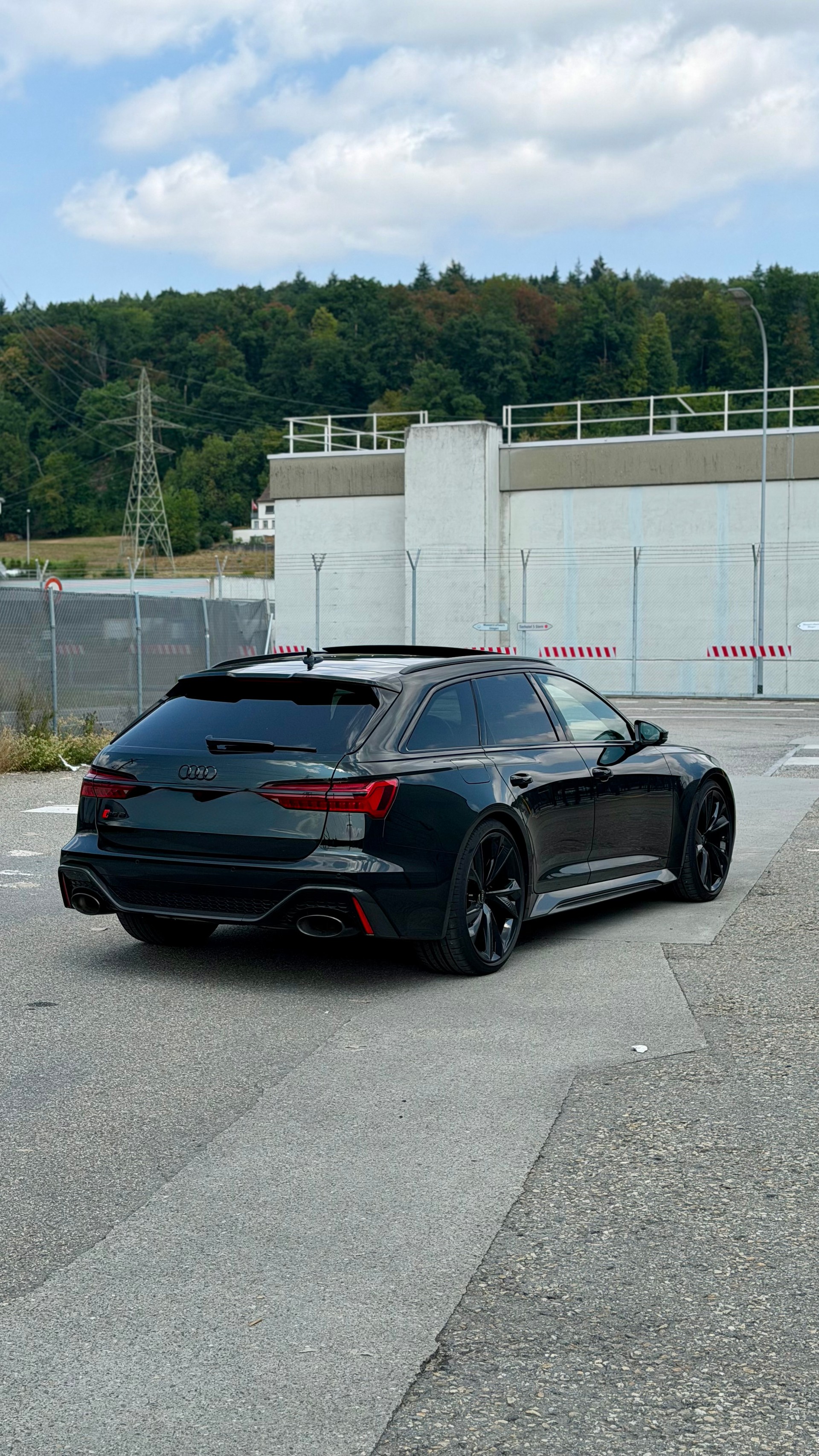AUDI 4.0 V8 TFSI quattro T-Tronic-image-14