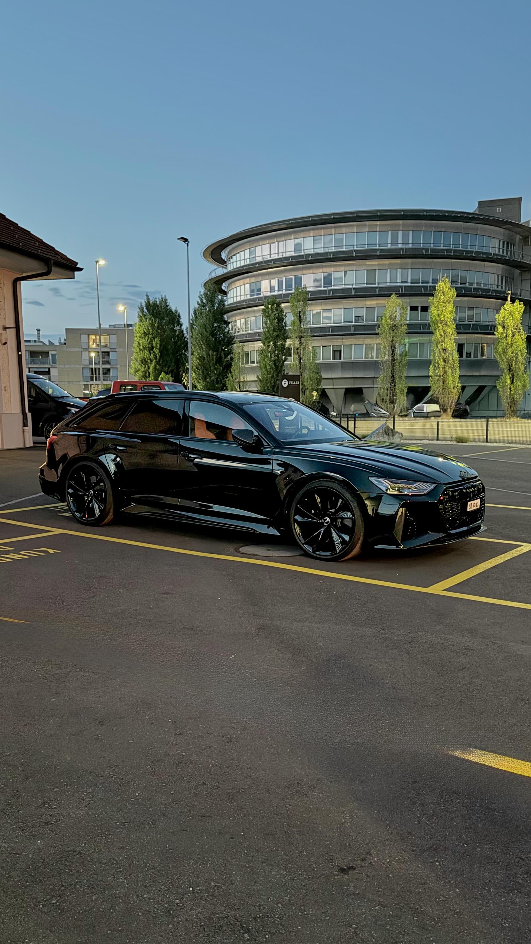 AUDI 4.0 V8 TFSI quattro T-Tronic-image-13