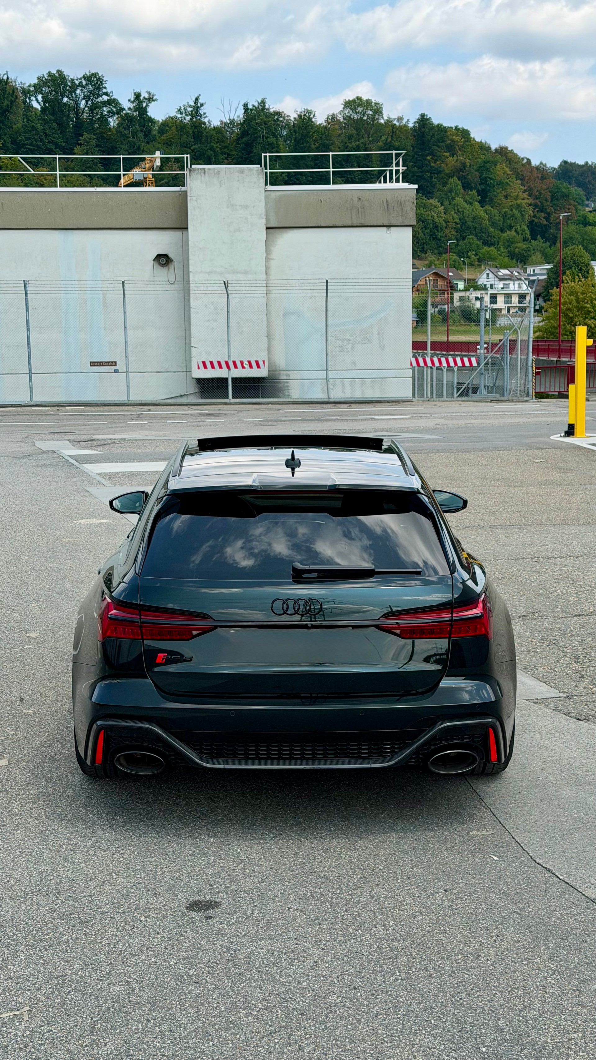 AUDI 4.0 V8 TFSI quattro T-Tronic-image-15