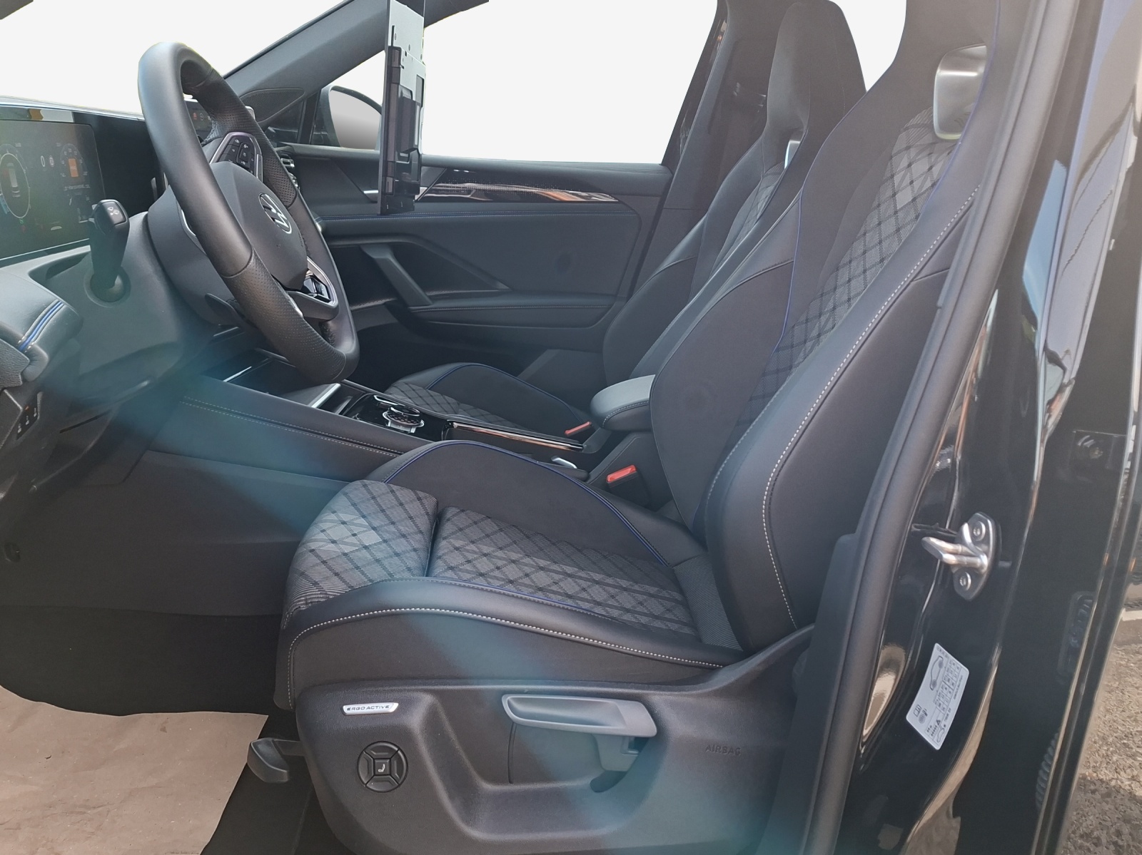 VW Tiguan 2.0 TSI DSG R-Line 4Motion-image-7