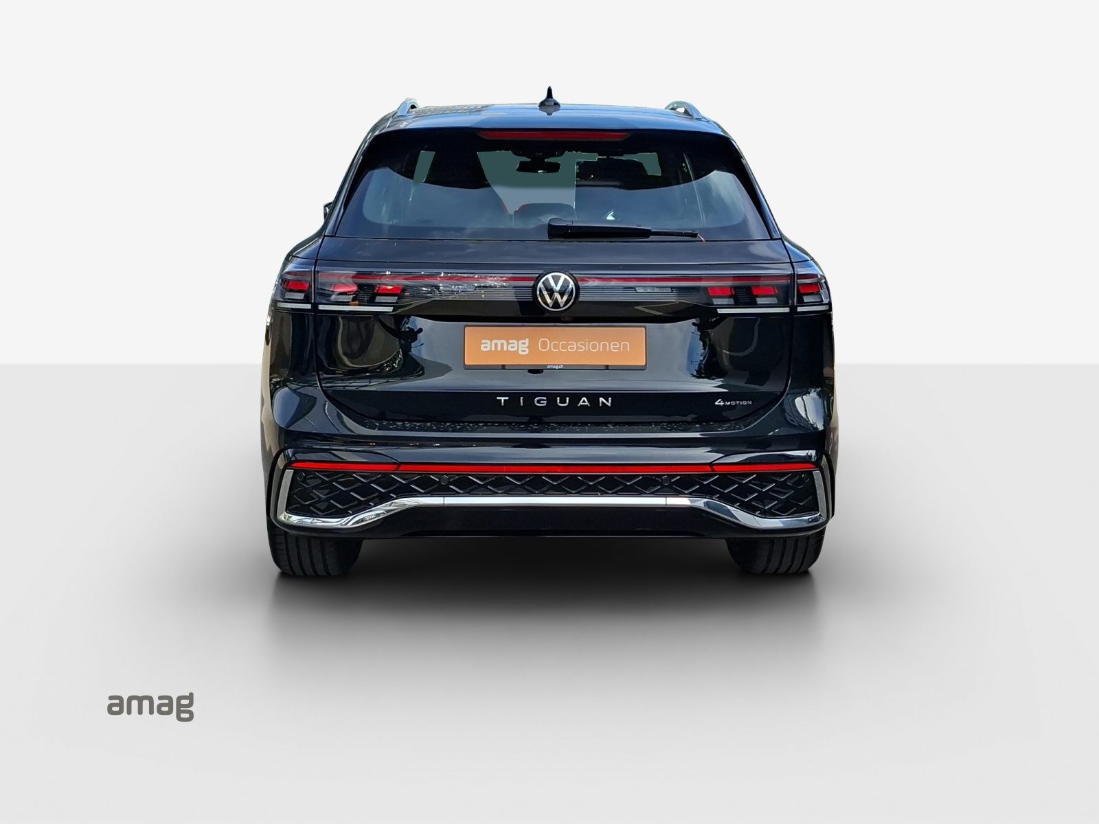 VW Tiguan 2.0 TSI DSG R-Line 4Motion-image-3