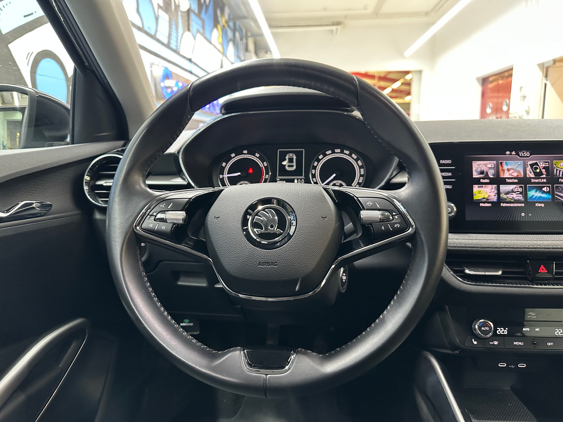 SKODA Fabia 1.0 TSI Ambition-image-10