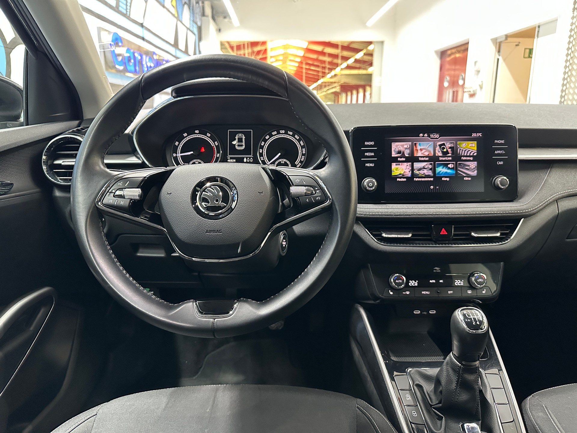 SKODA Fabia 1.0 TSI Ambition-image-9