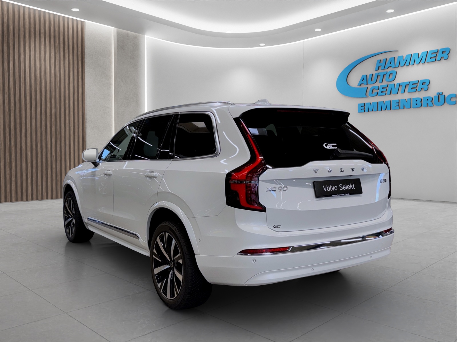 VOLVO XC90 2.0 B5 MH Plus Bright AWD-image-2
