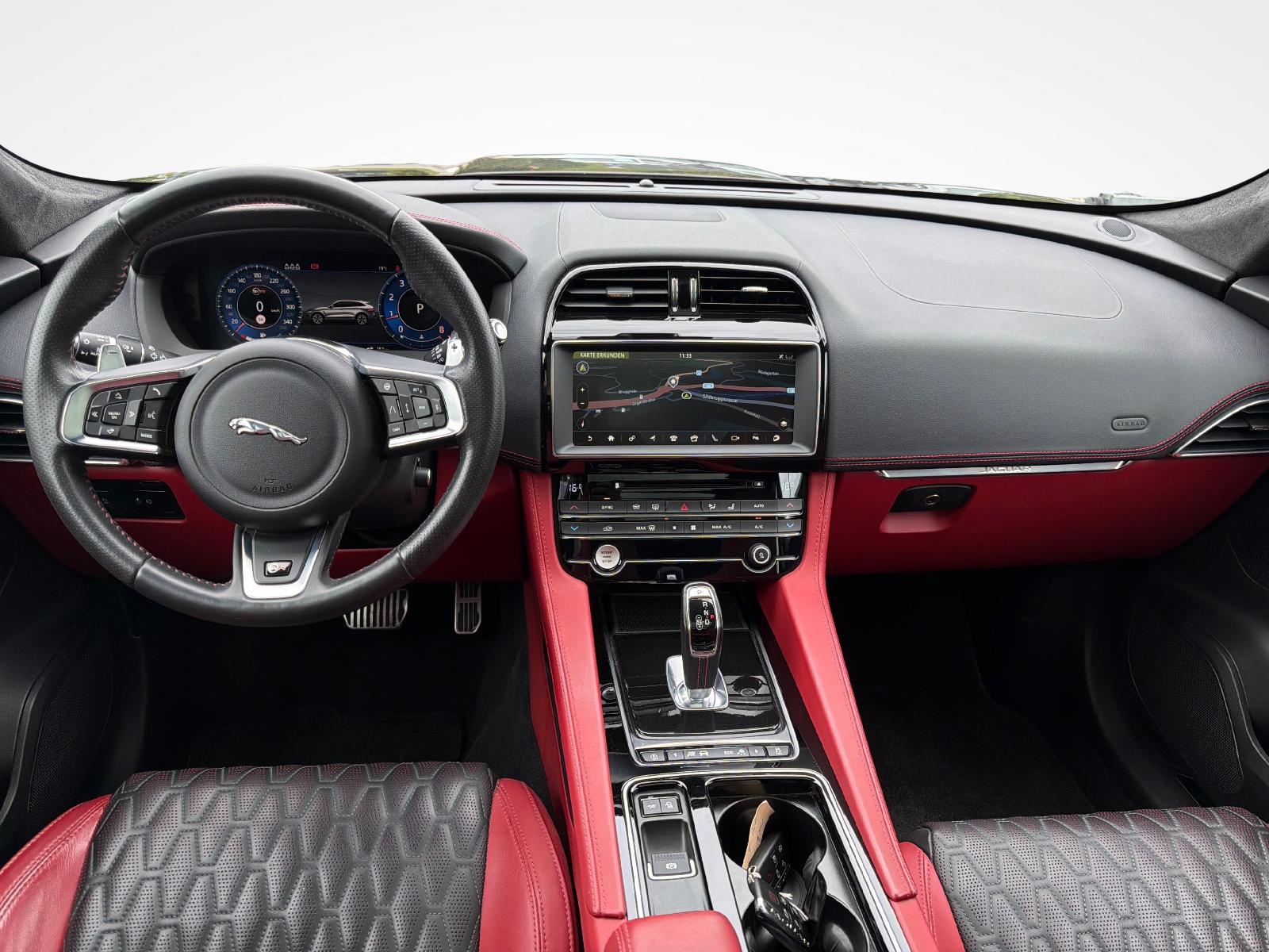 JAGUAR F-Pace 5.0 V8 SVR AWD-image-11