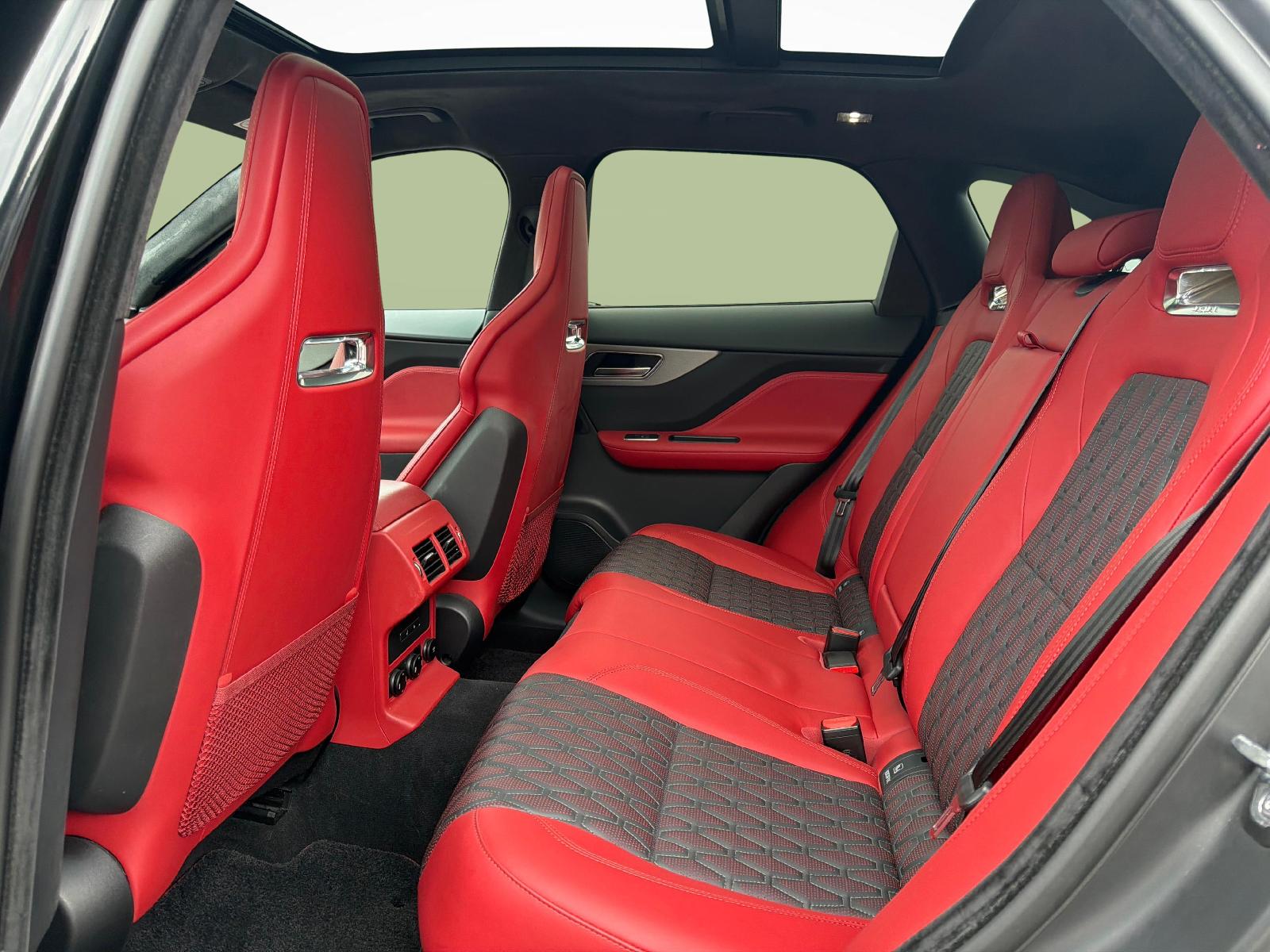 JAGUAR F-Pace 5.0 V8 SVR AWD-image-10