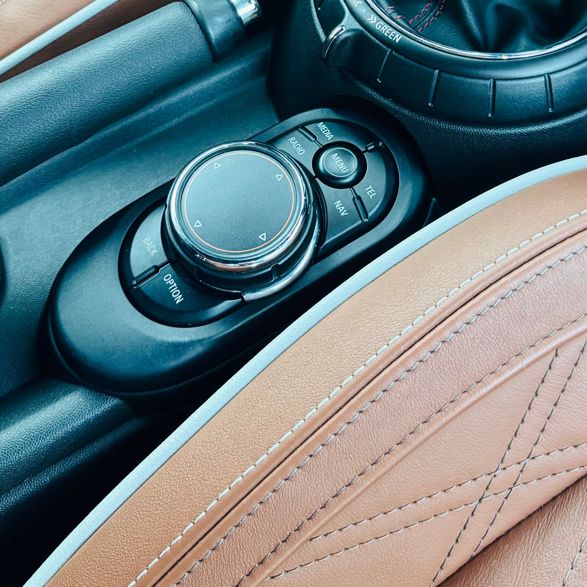 MINI Cooper S Cabriolet Steptronic-image-19