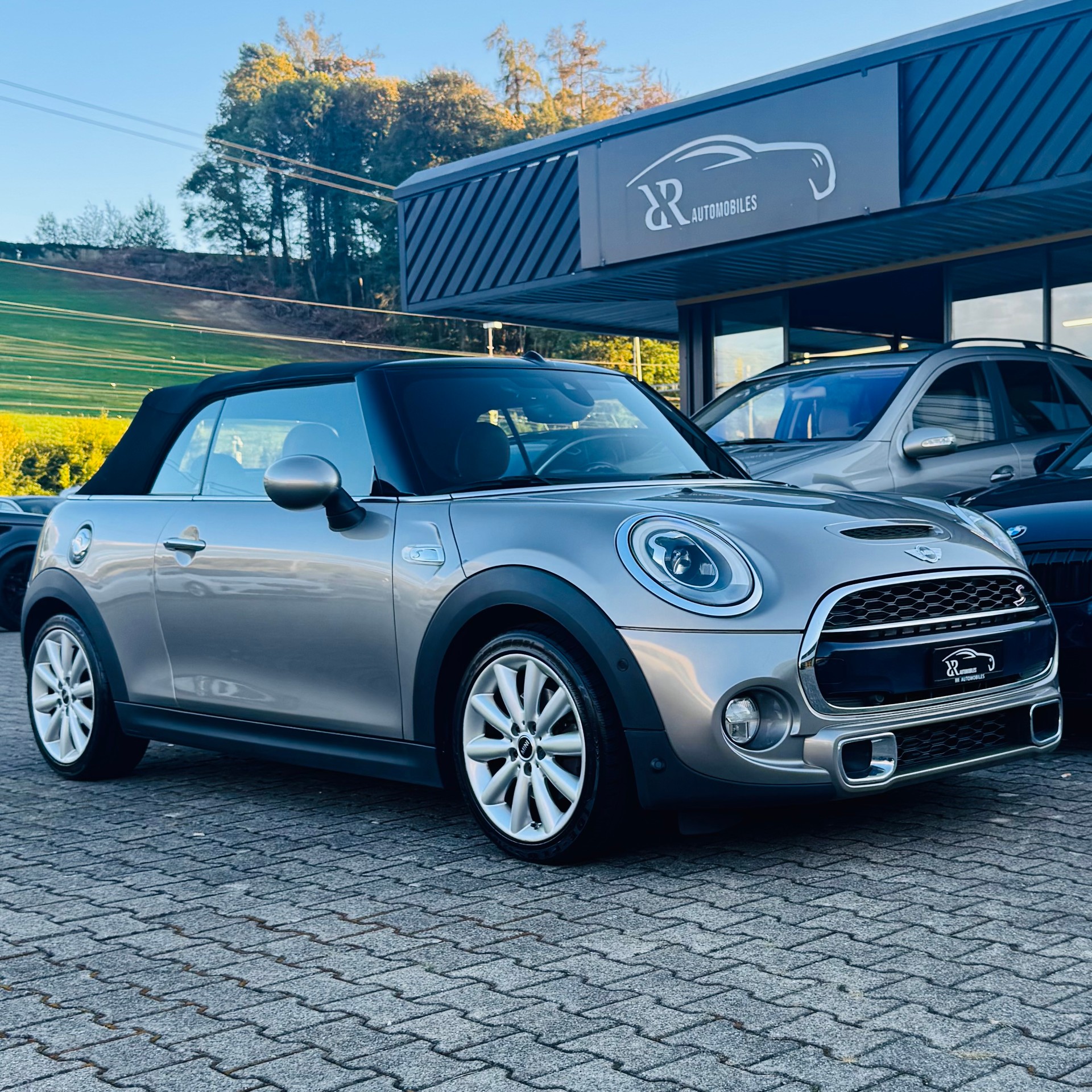 MINI Cooper S Cabriolet Steptronic-image-2