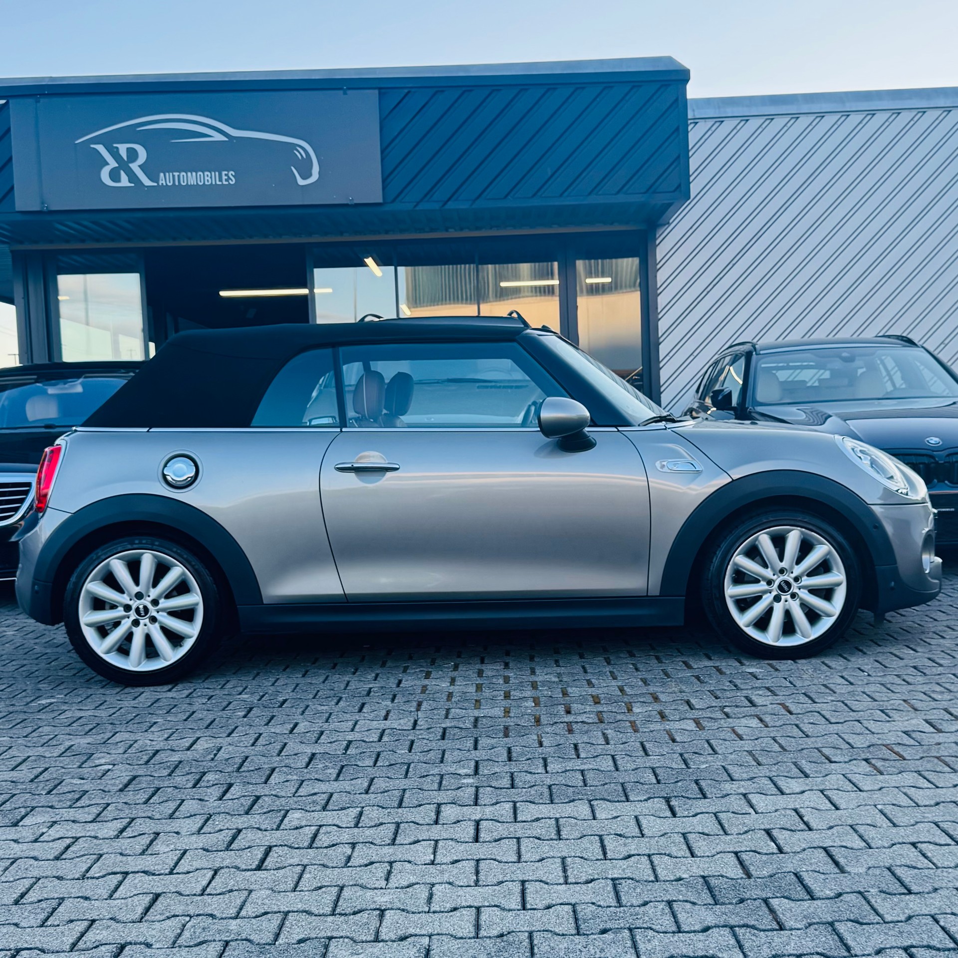 MINI Cooper S Cabriolet Steptronic-image-3