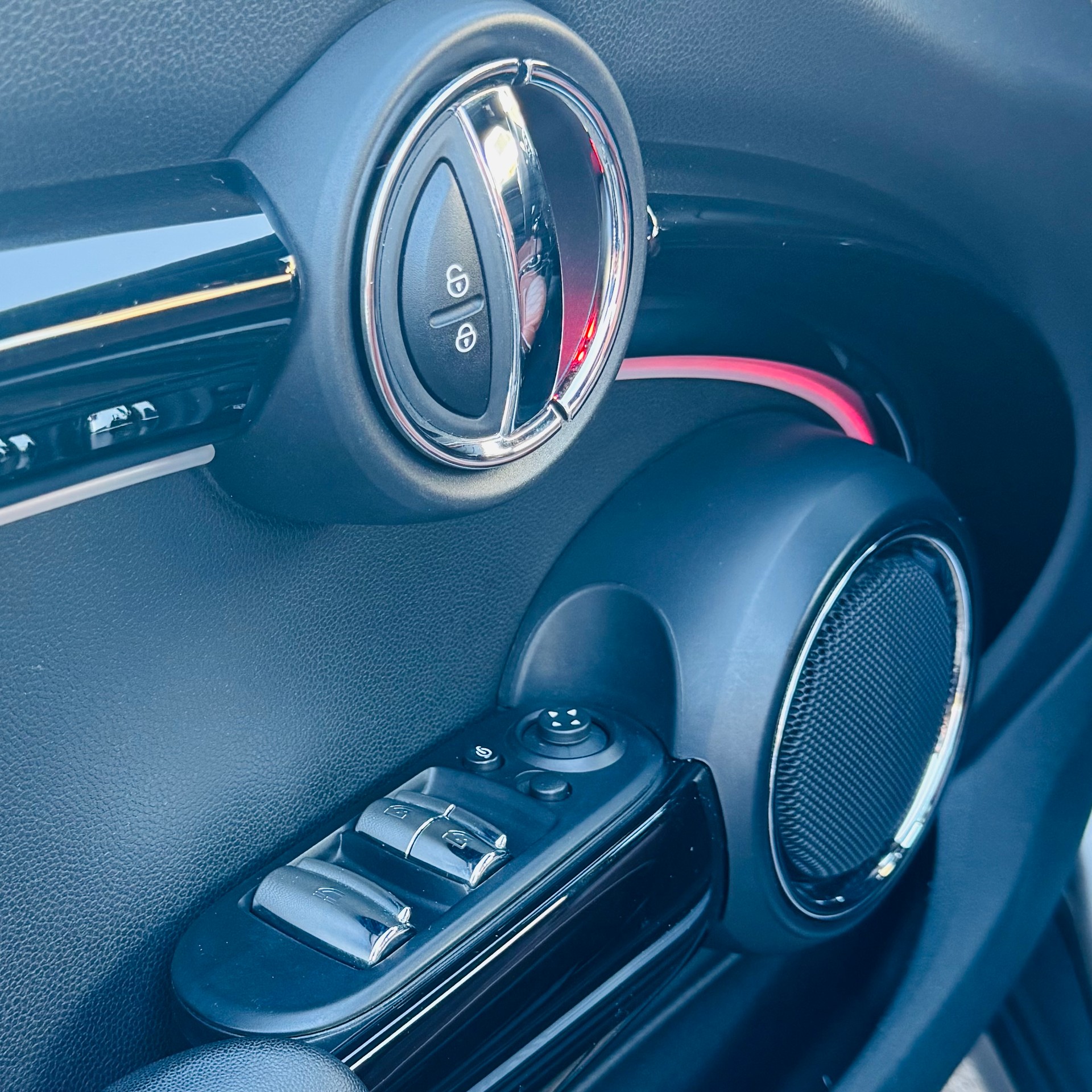 MINI Cooper S Cabriolet Steptronic-image-11