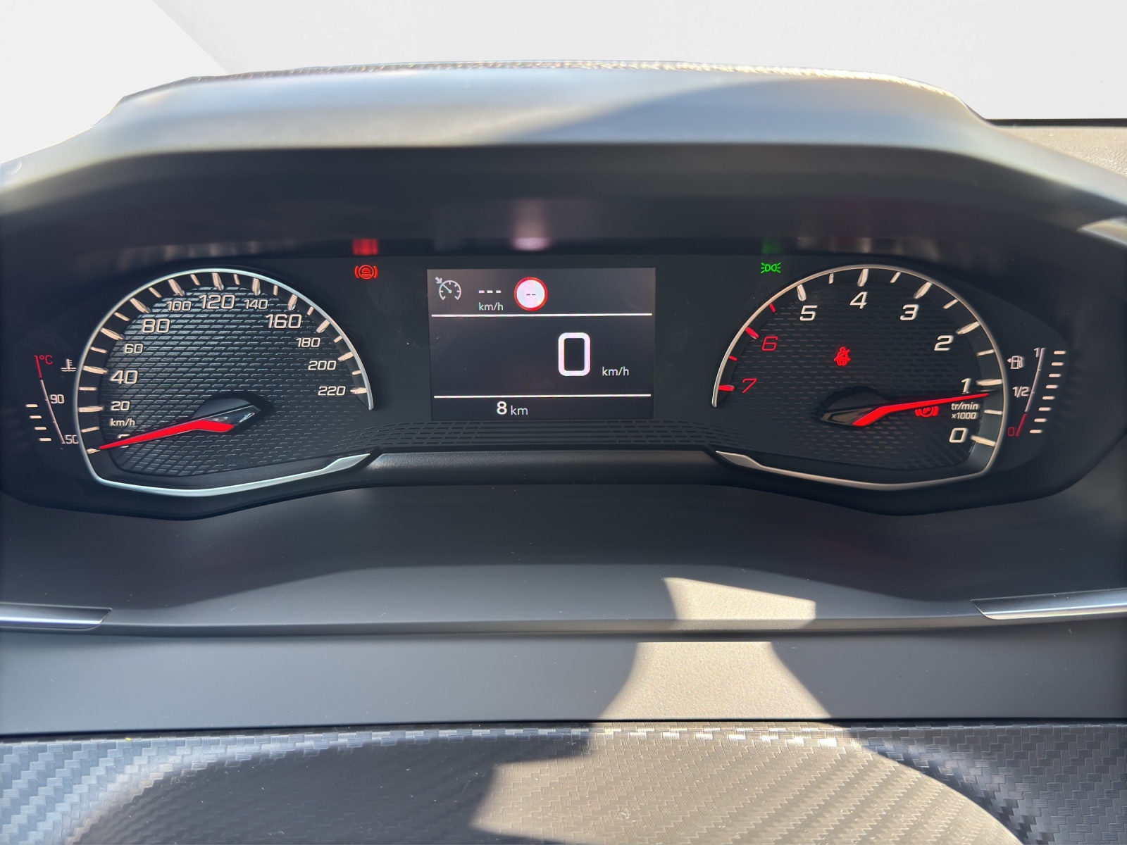 PEUGEOT 208 1.2 PureTech 100 Business-image-10