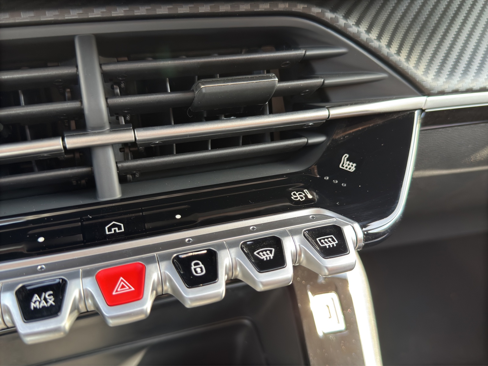 PEUGEOT 208 1.2 PureTech 100 Business-image-23