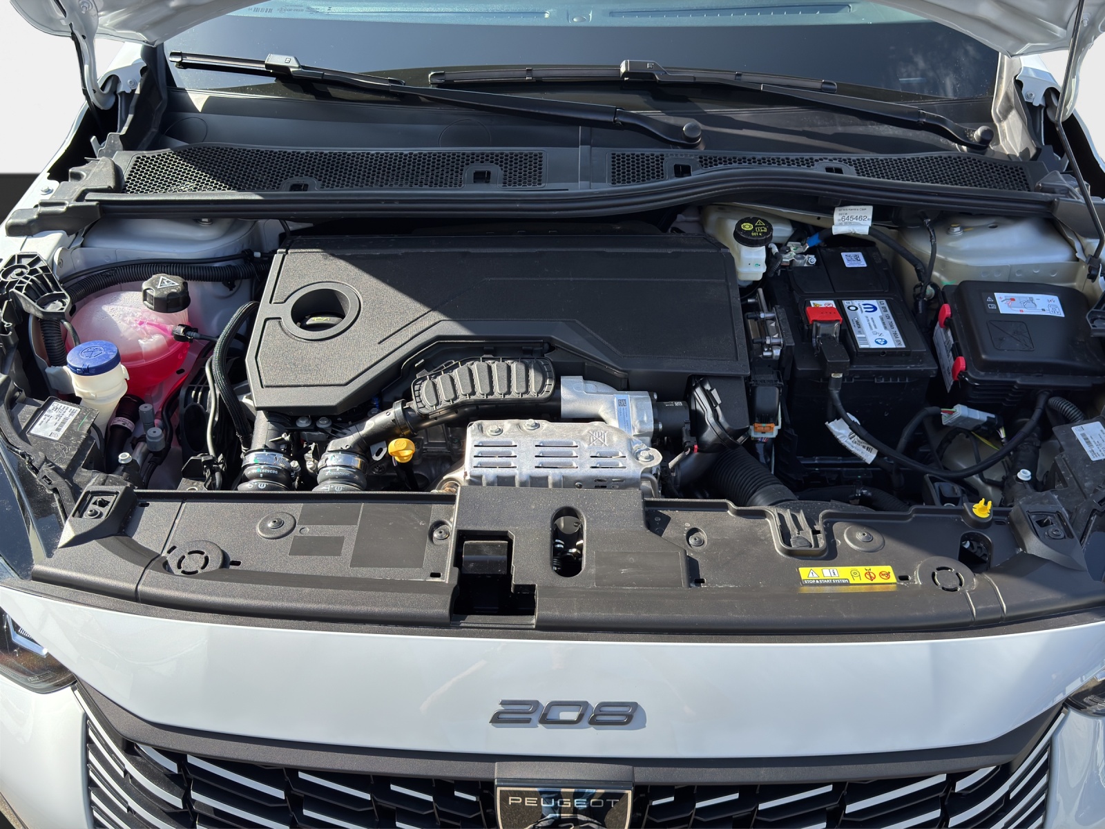 PEUGEOT 208 1.2 PureTech 100 Business-image-16