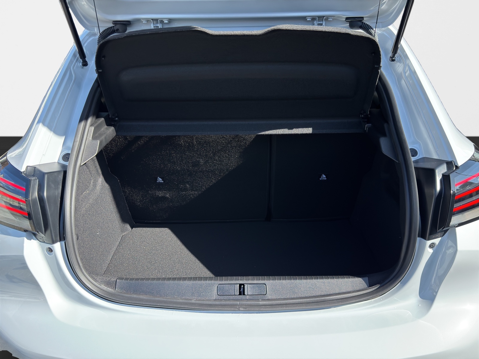 PEUGEOT 208 1.2 PureTech 100 Business-image-15