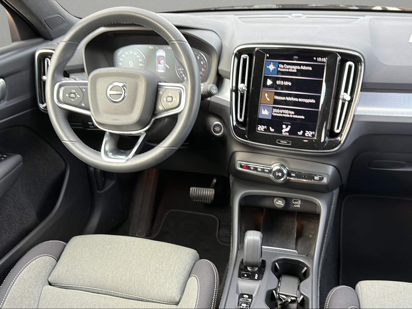 VOLVO XC40 T2 Core Geartronic-image-15