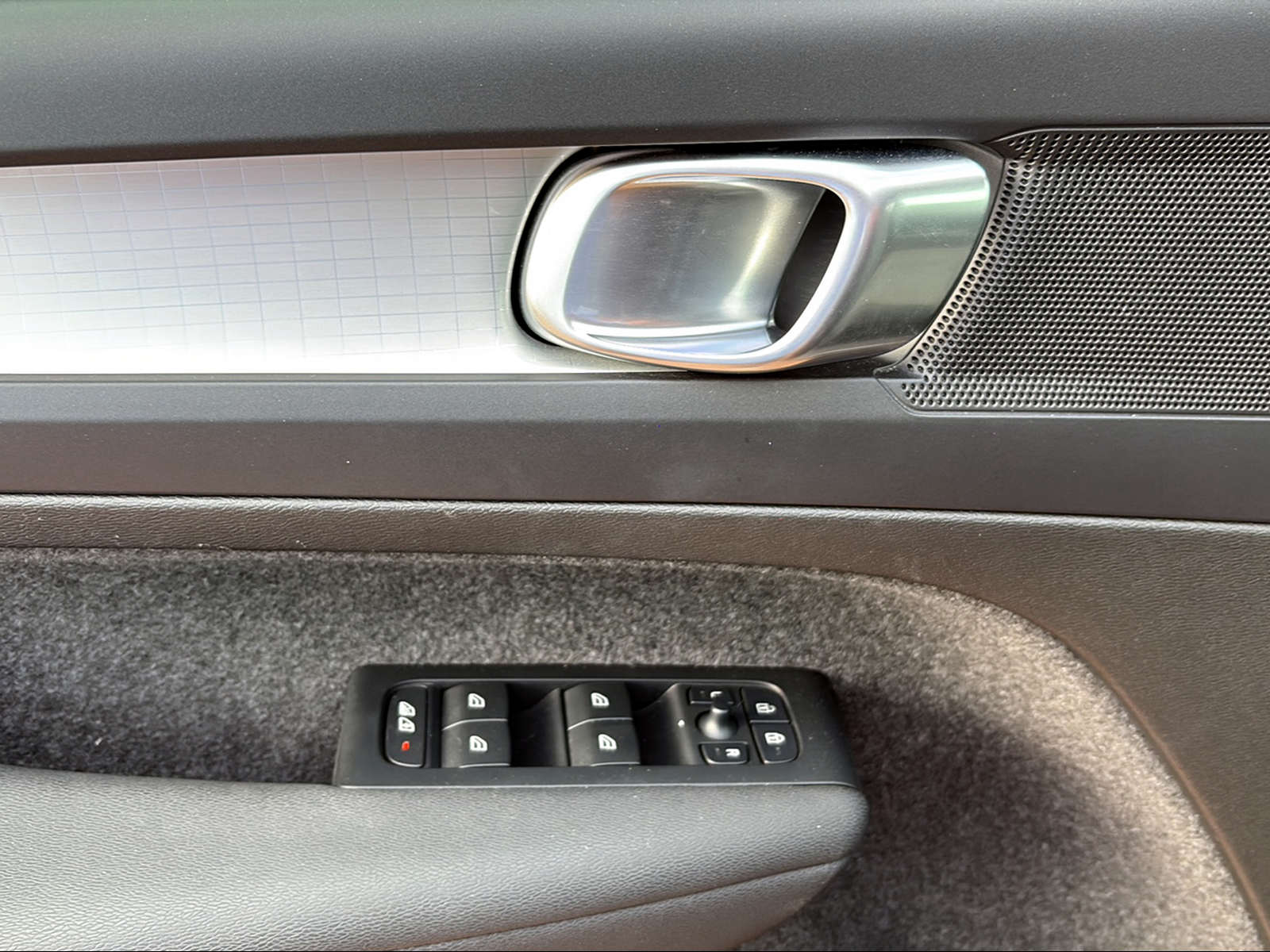 VOLVO XC40 T2 Core Geartronic-image-12