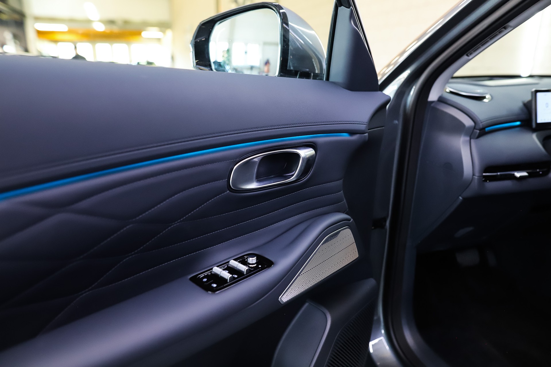 GEELY Starray EM-i MAX + PHEV *Grey*-image-8