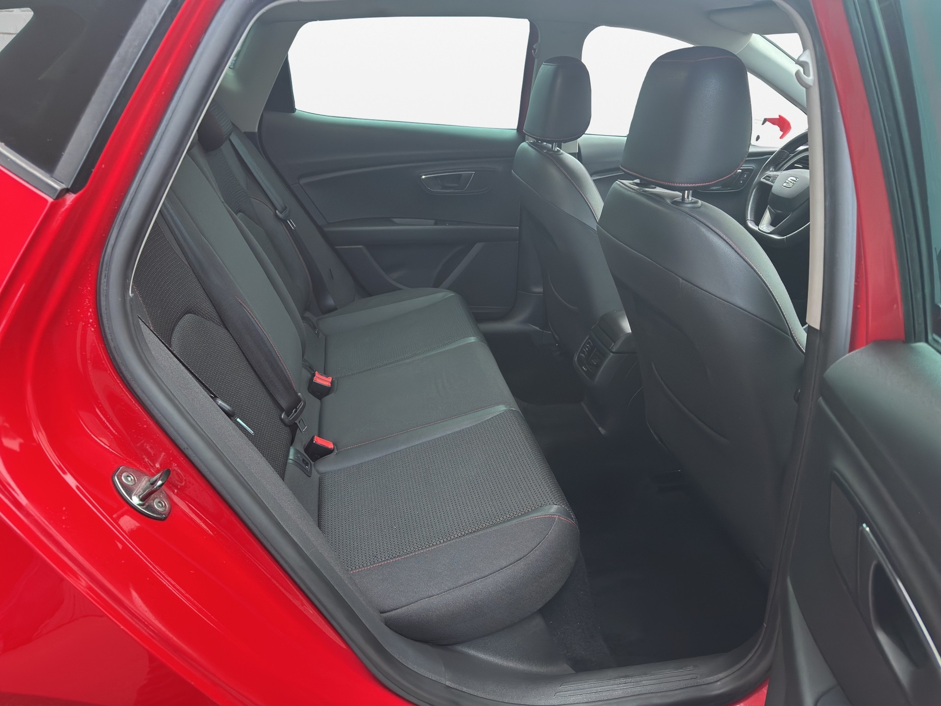 SEAT Leon 1.4 TSI FR-image-11