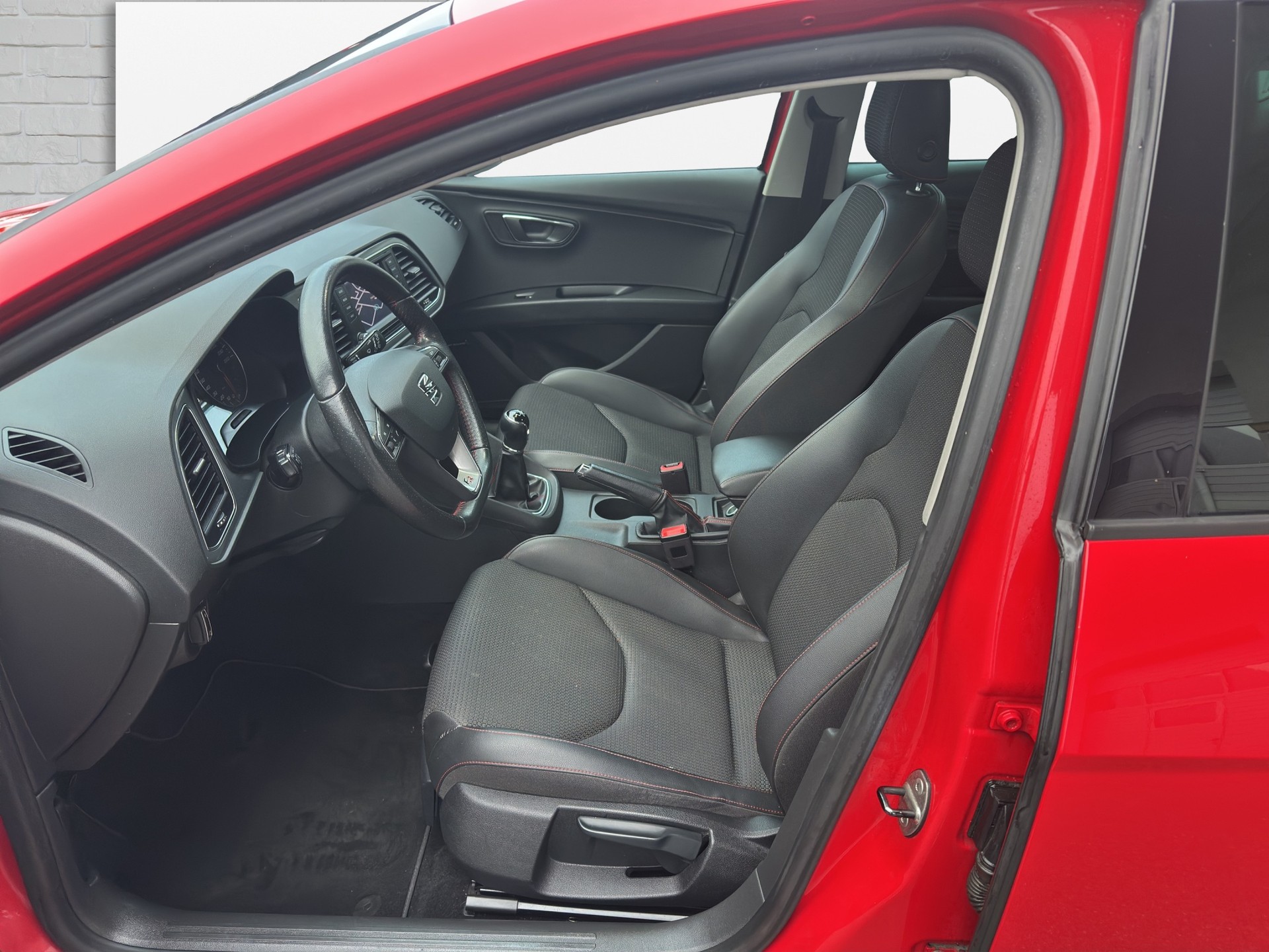 SEAT Leon 1.4 TSI FR-image-9