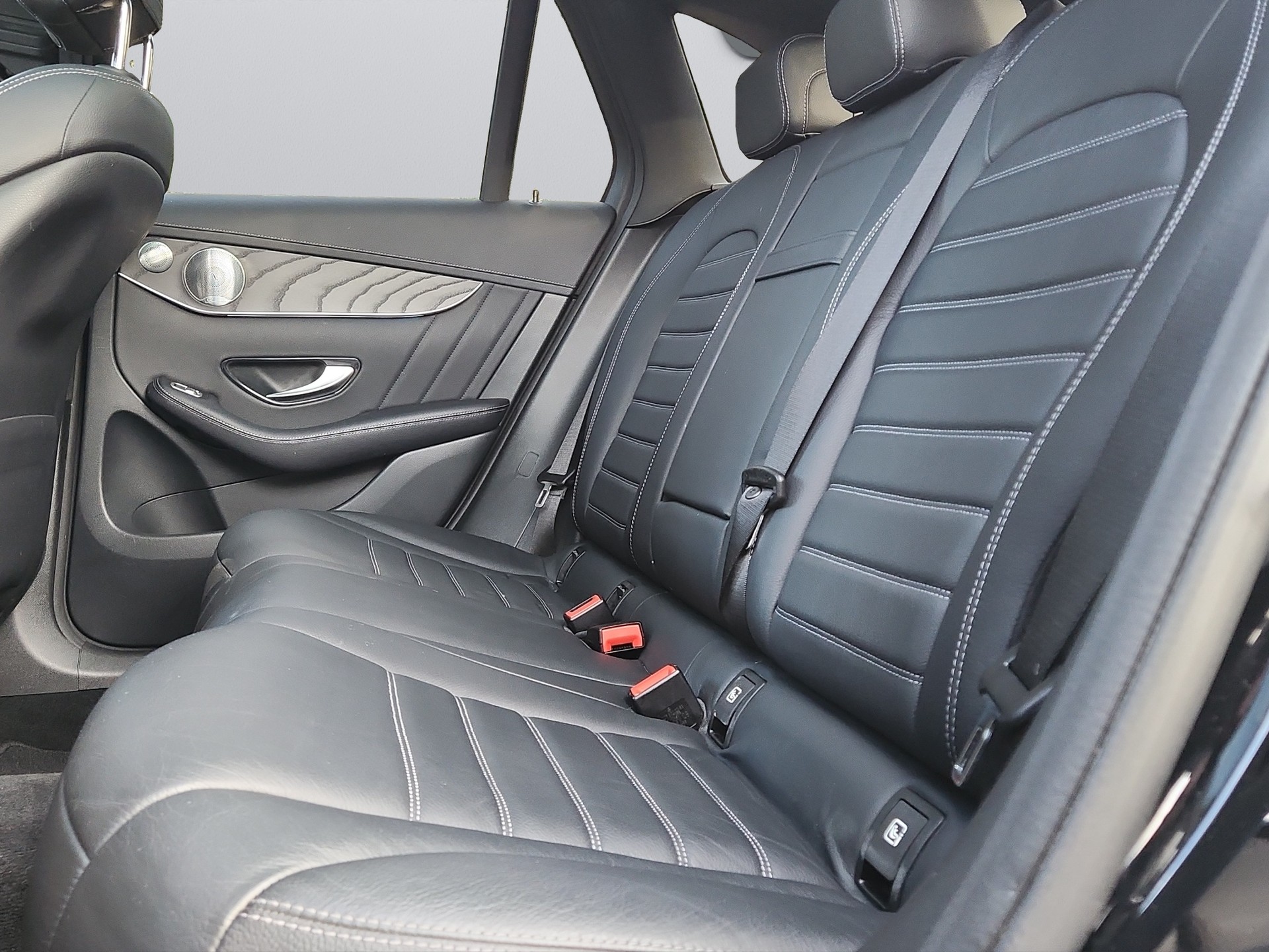 MERCEDES-BENZ GLC 220 d AMG Line 4Matic 9G-Tronic-image-11