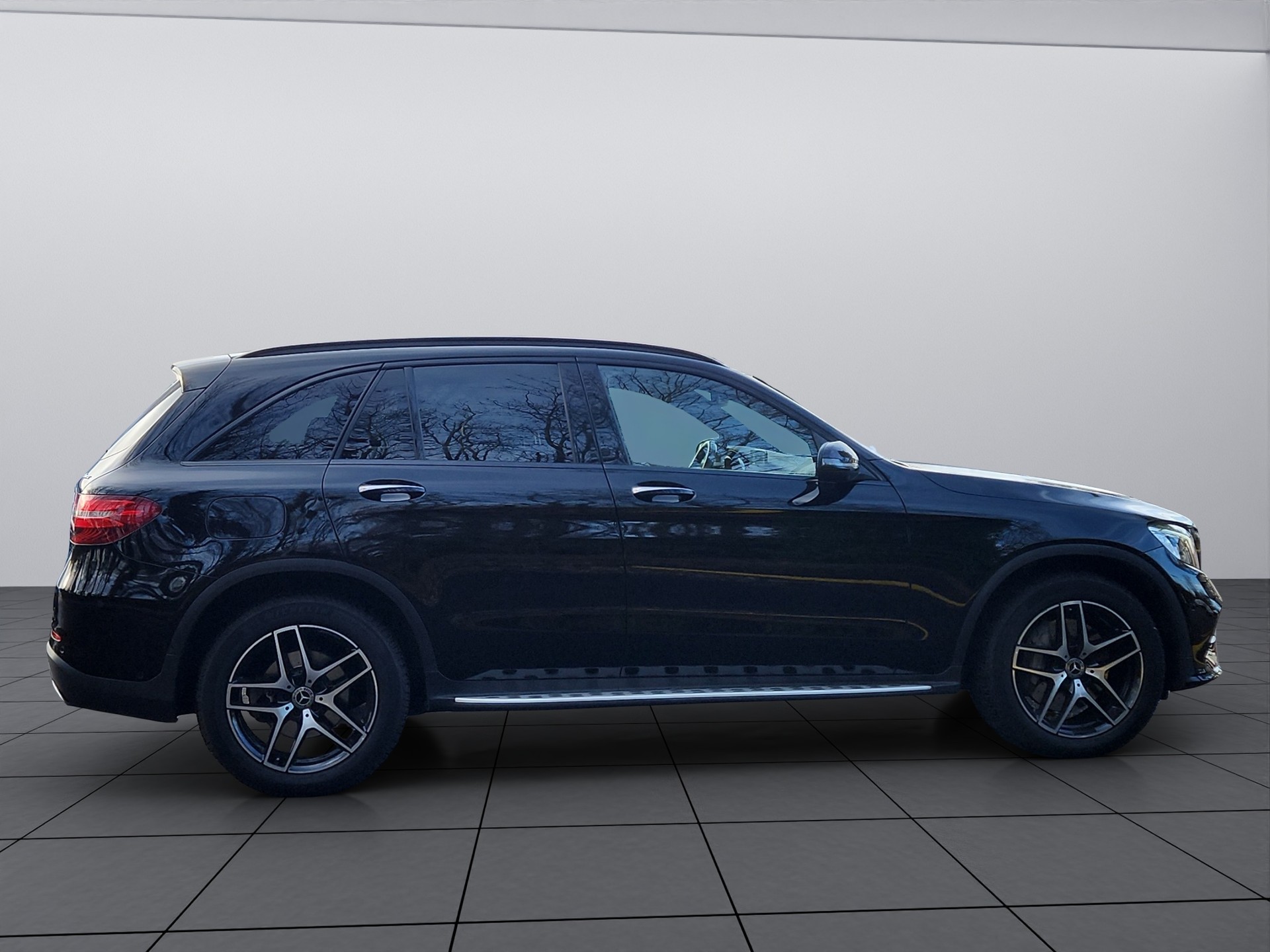 MERCEDES-BENZ GLC 220 d AMG Line 4Matic 9G-Tronic-image-3