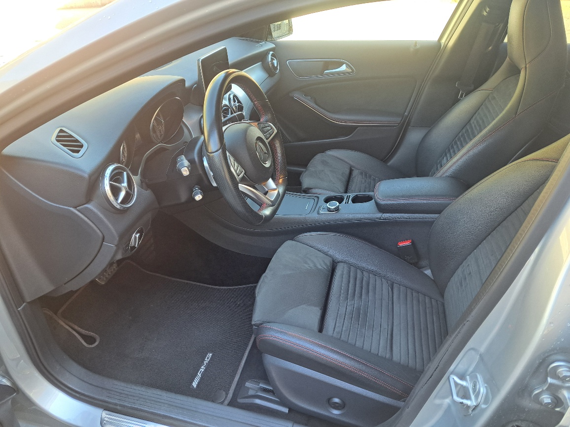 MERCEDES-BENZ GLA 250 AMG Line 4Matic 7G-DCT-image-5