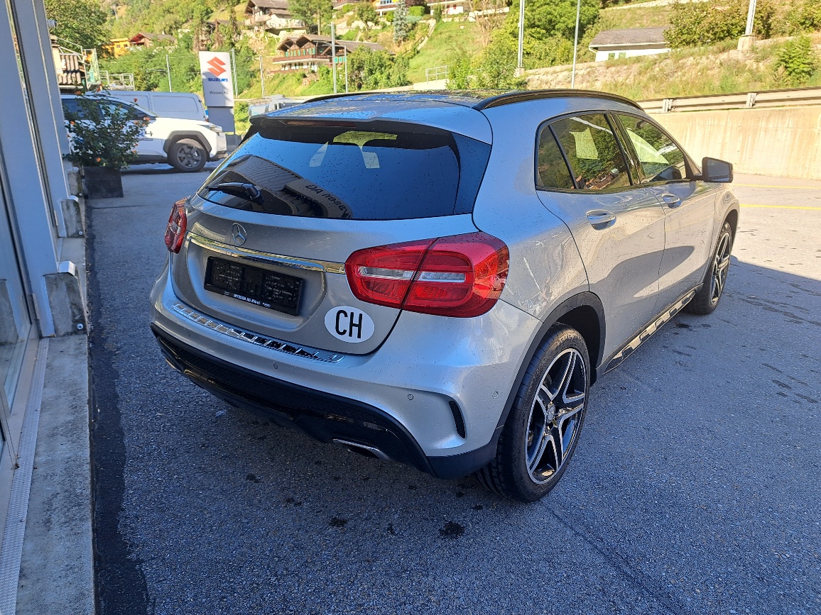 MERCEDES-BENZ GLA 250 AMG Line 4Matic 7G-DCT-image-3