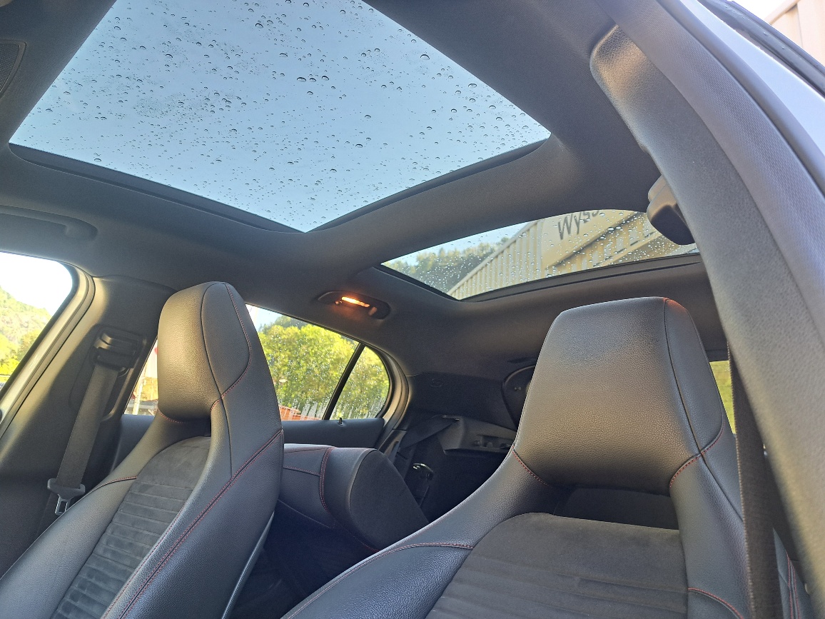 MERCEDES-BENZ GLA 250 AMG Line 4Matic 7G-DCT-image-13