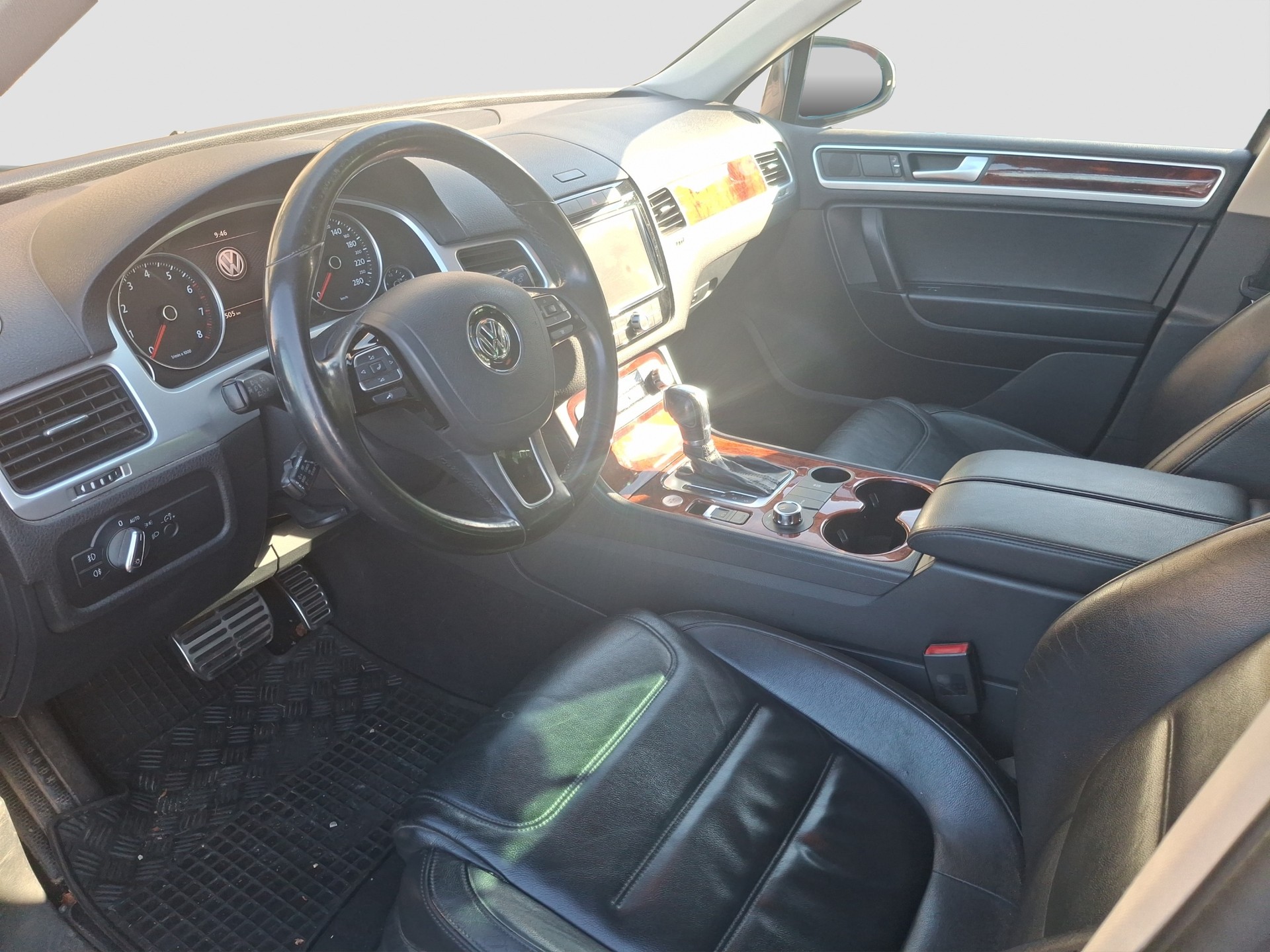 VW Touareg 3.0 TSI Hybrid Tiptronic-image-7