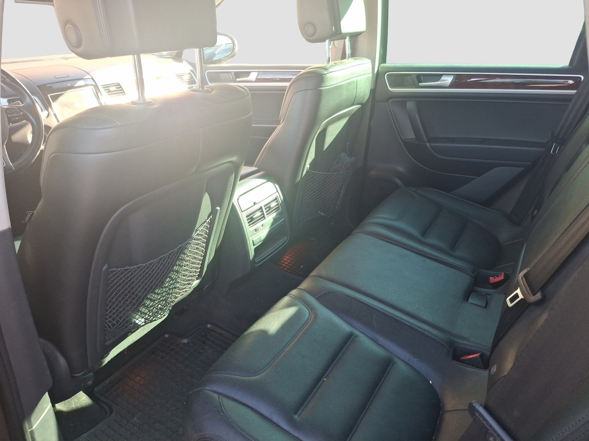 VW Touareg 3.0 TSI Hybrid Tiptronic-image-6