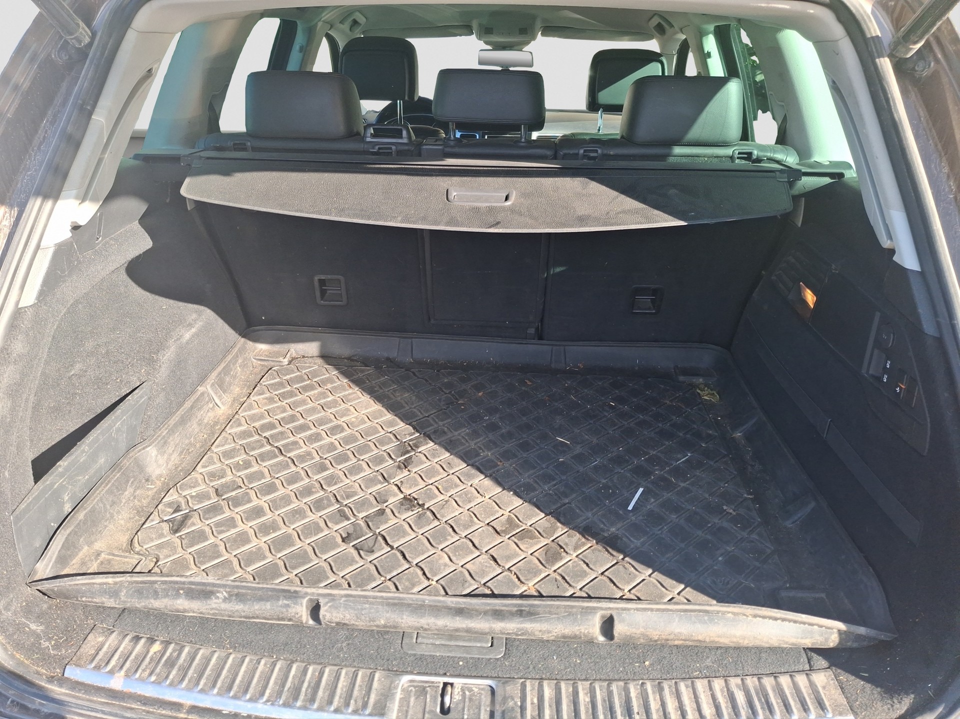VW Touareg 3.0 TSI Hybrid Tiptronic-image-5