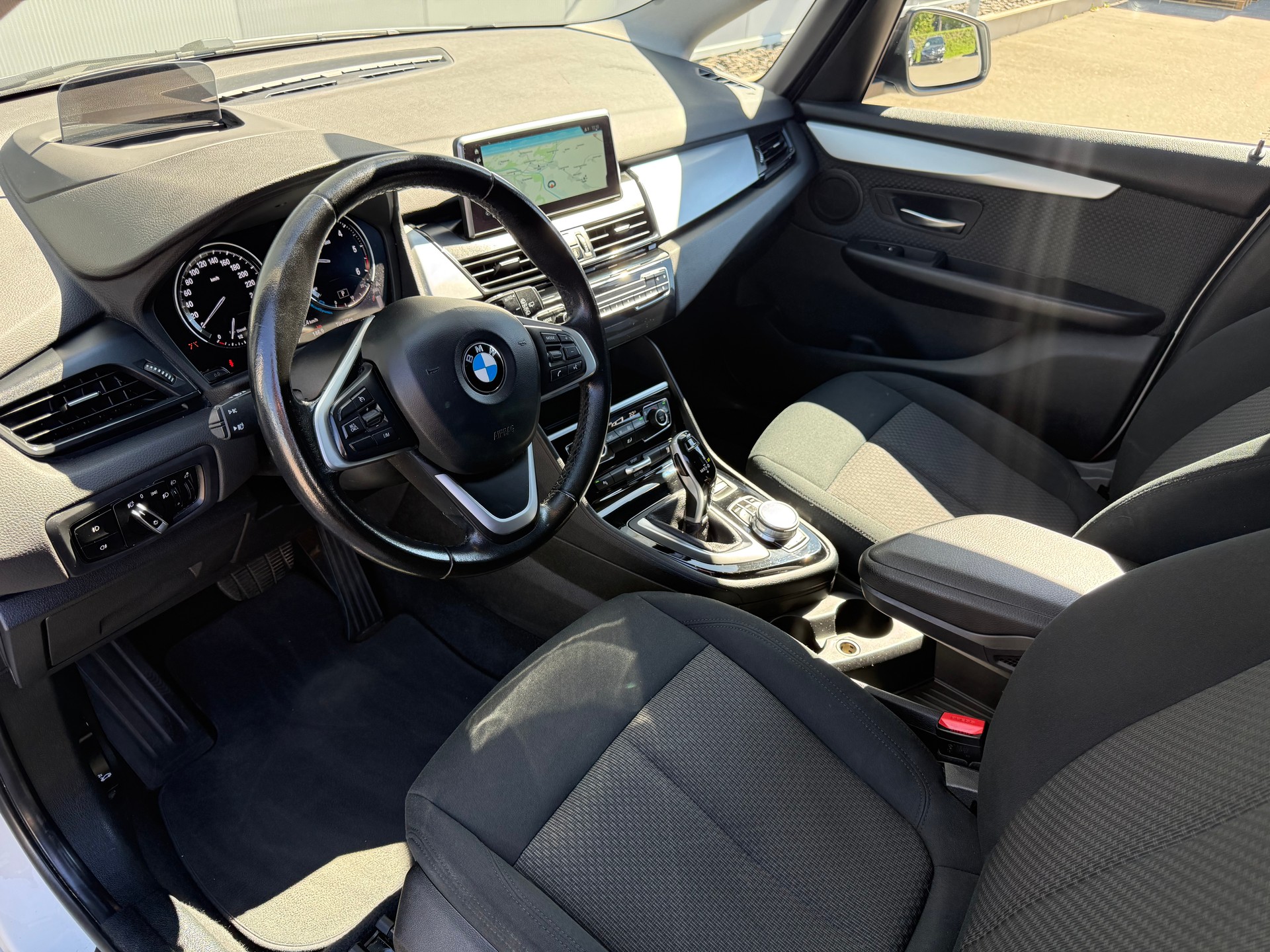 BMW 218d xDrive Gran Tourer Steptronic-image-8