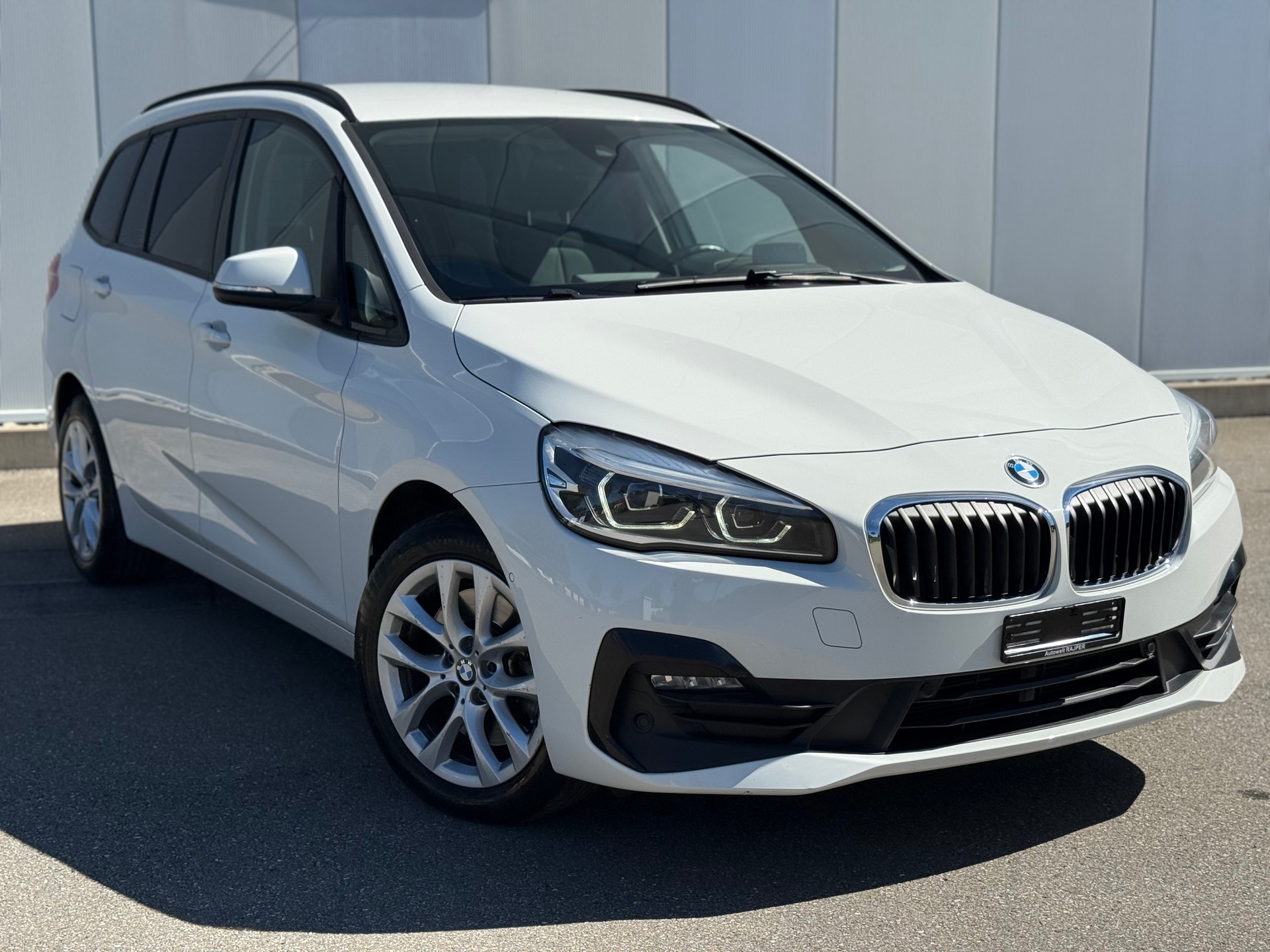 BMW 218d xDrive Gran Tourer Steptronic-image-2