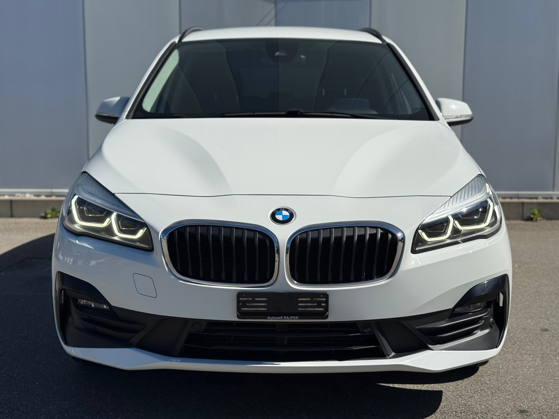 BMW 218d xDrive Gran Tourer Steptronic-image-1