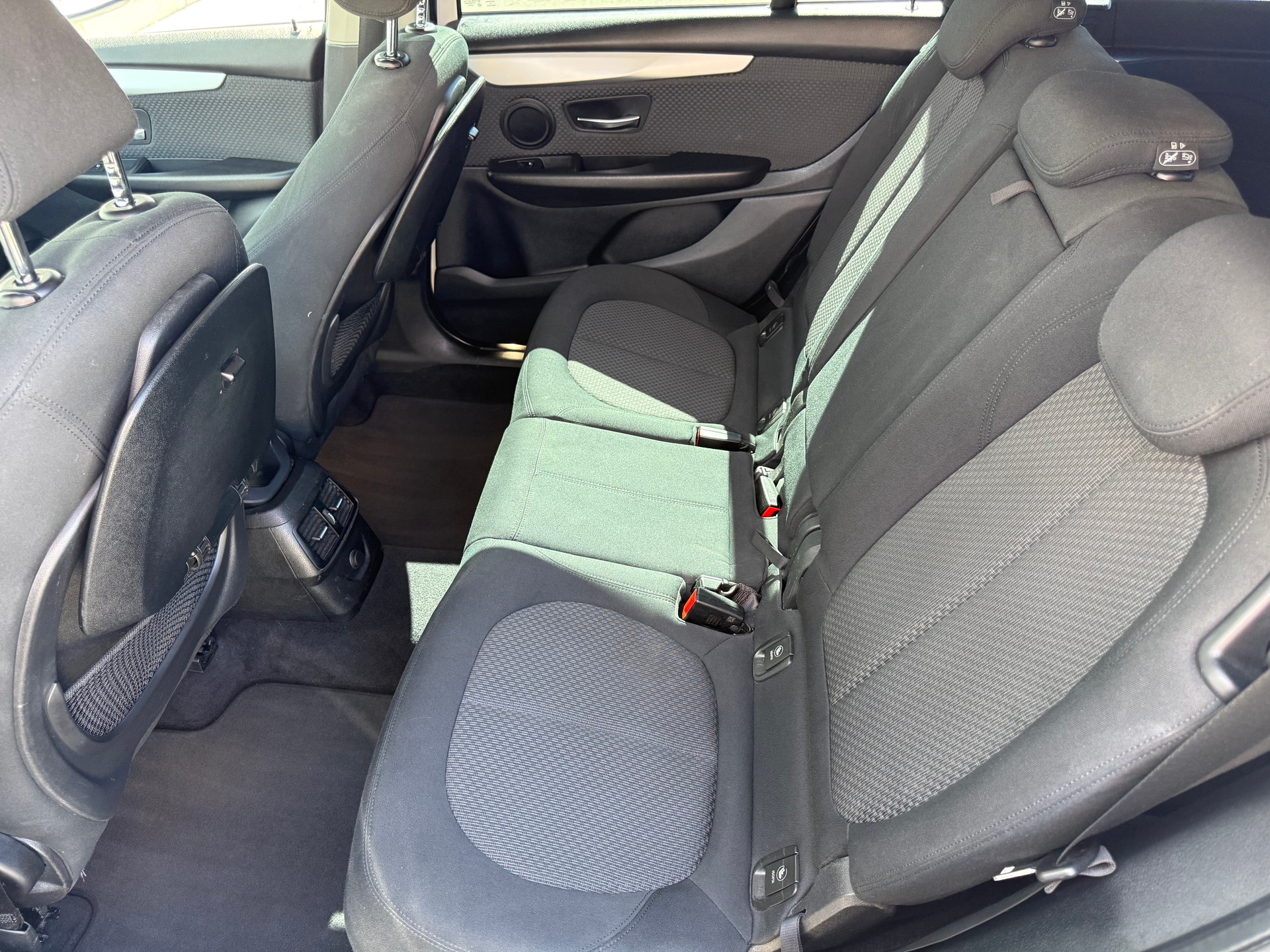 BMW 218d xDrive Gran Tourer Steptronic-image-12