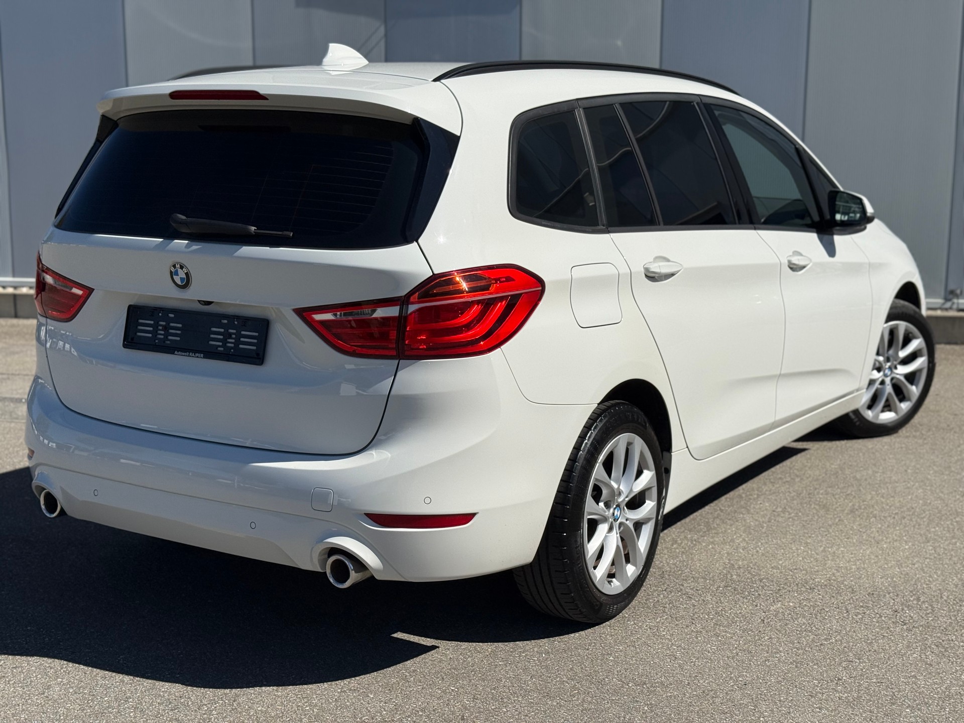 BMW 218d xDrive Gran Tourer Steptronic-image-5