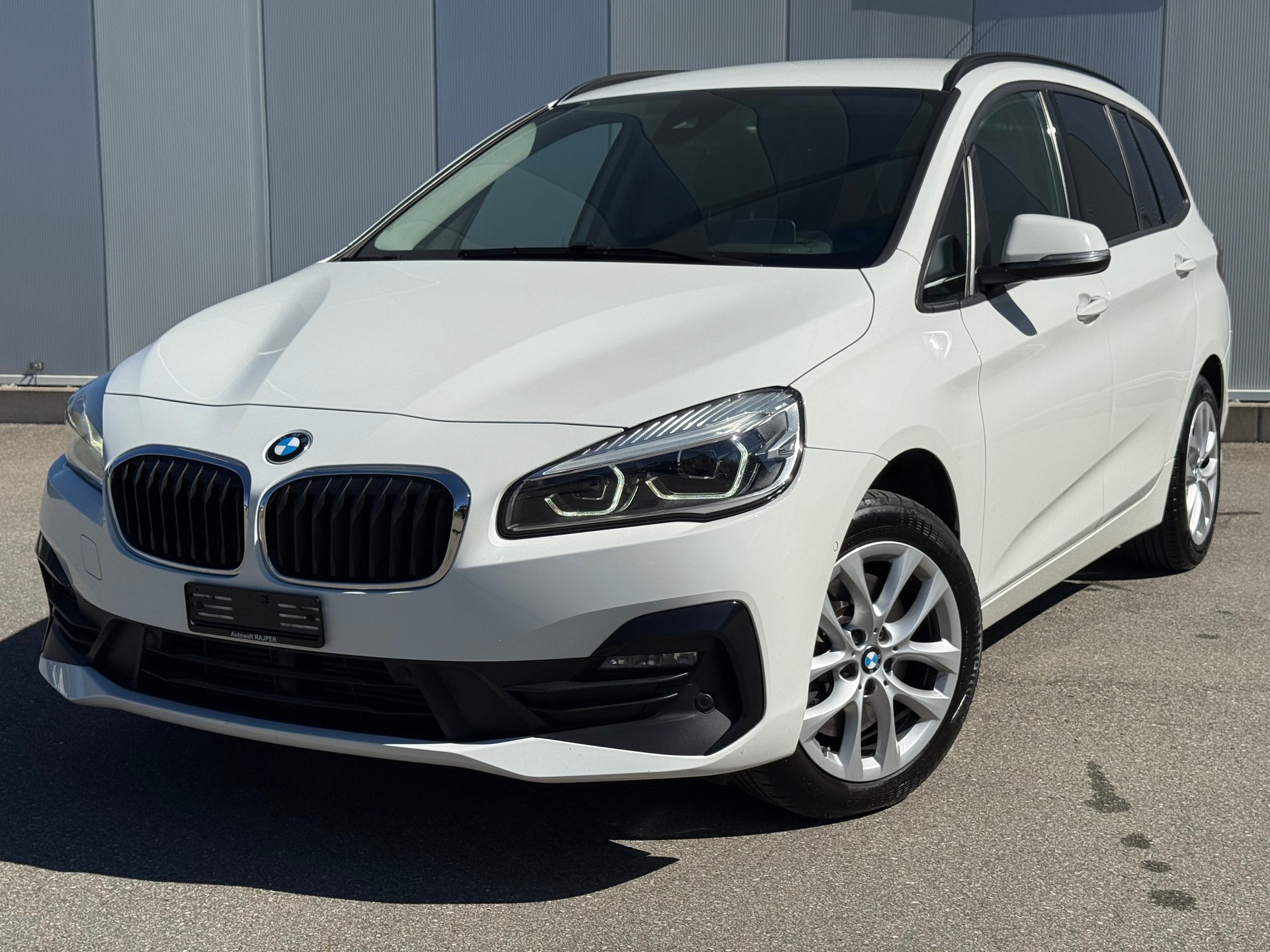 BMW 218d xDrive Gran Tourer Steptronic-image-0