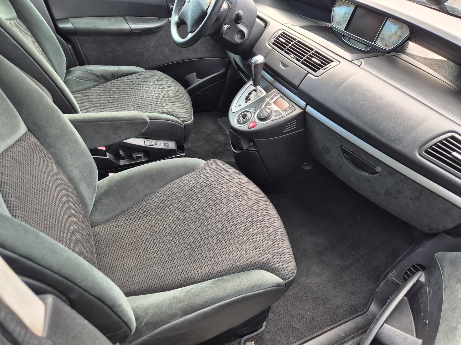 CITROEN C8 2.0 16V HDi Exclusive Automatic-image-6