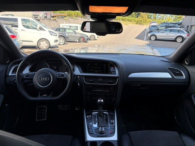 AUDI S4 Avant 3.0 V6 TFSI quattro S-Tronic-image-13