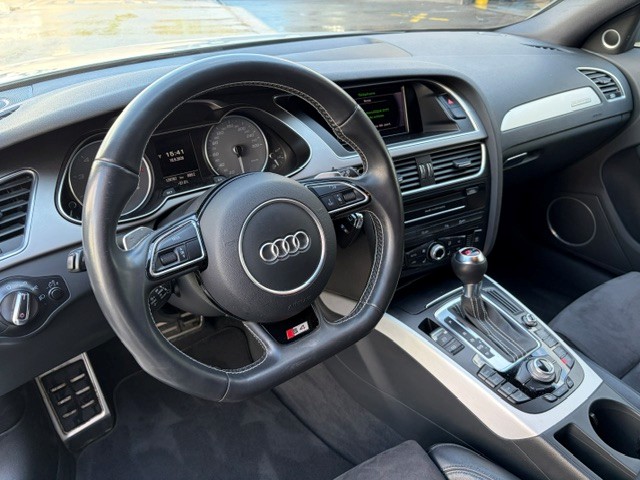 AUDI S4 Avant 3.0 V6 TFSI quattro S-Tronic-image-9